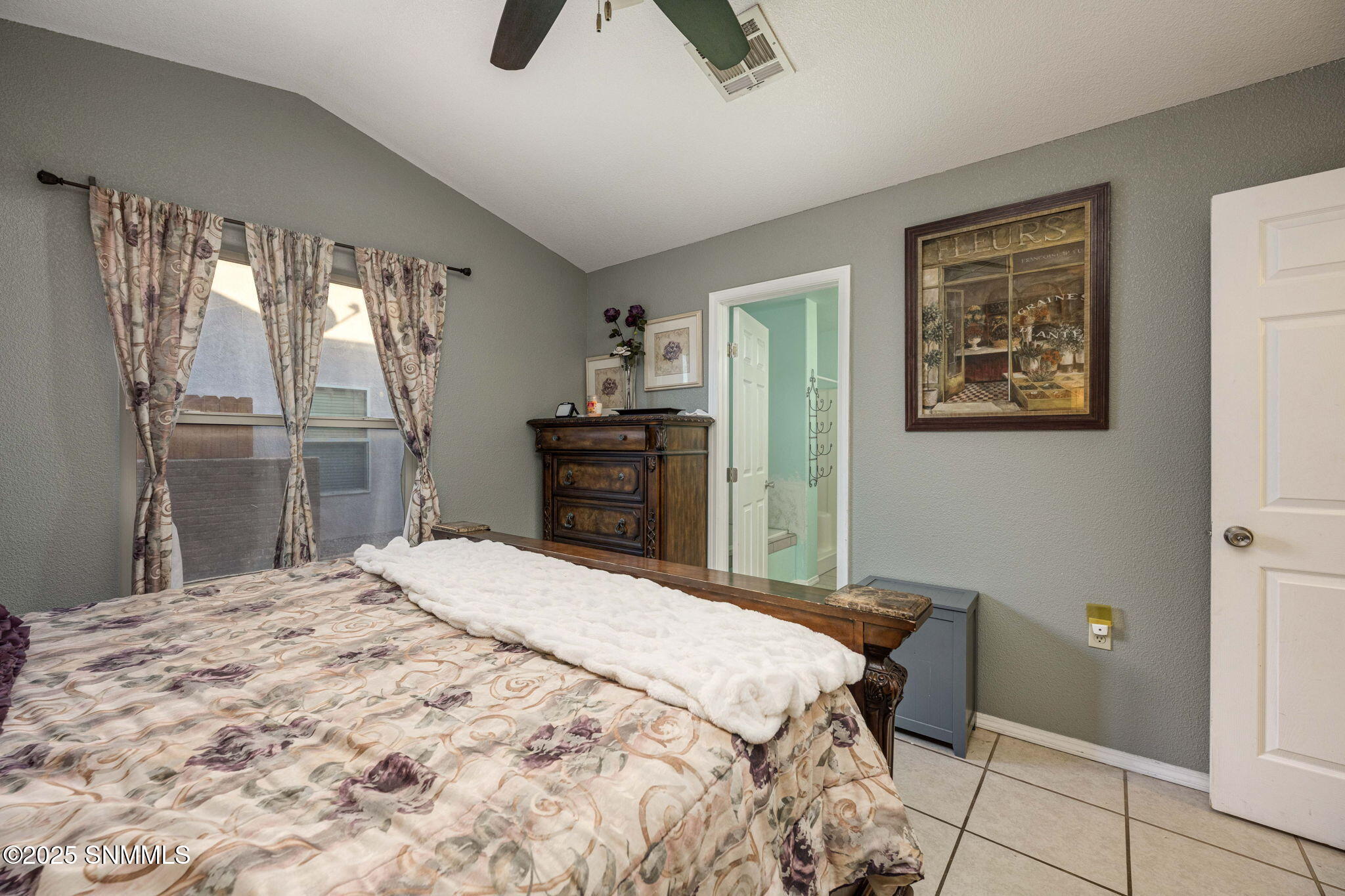 24-web-or-mls-Snappin Homes (OxCart2886)