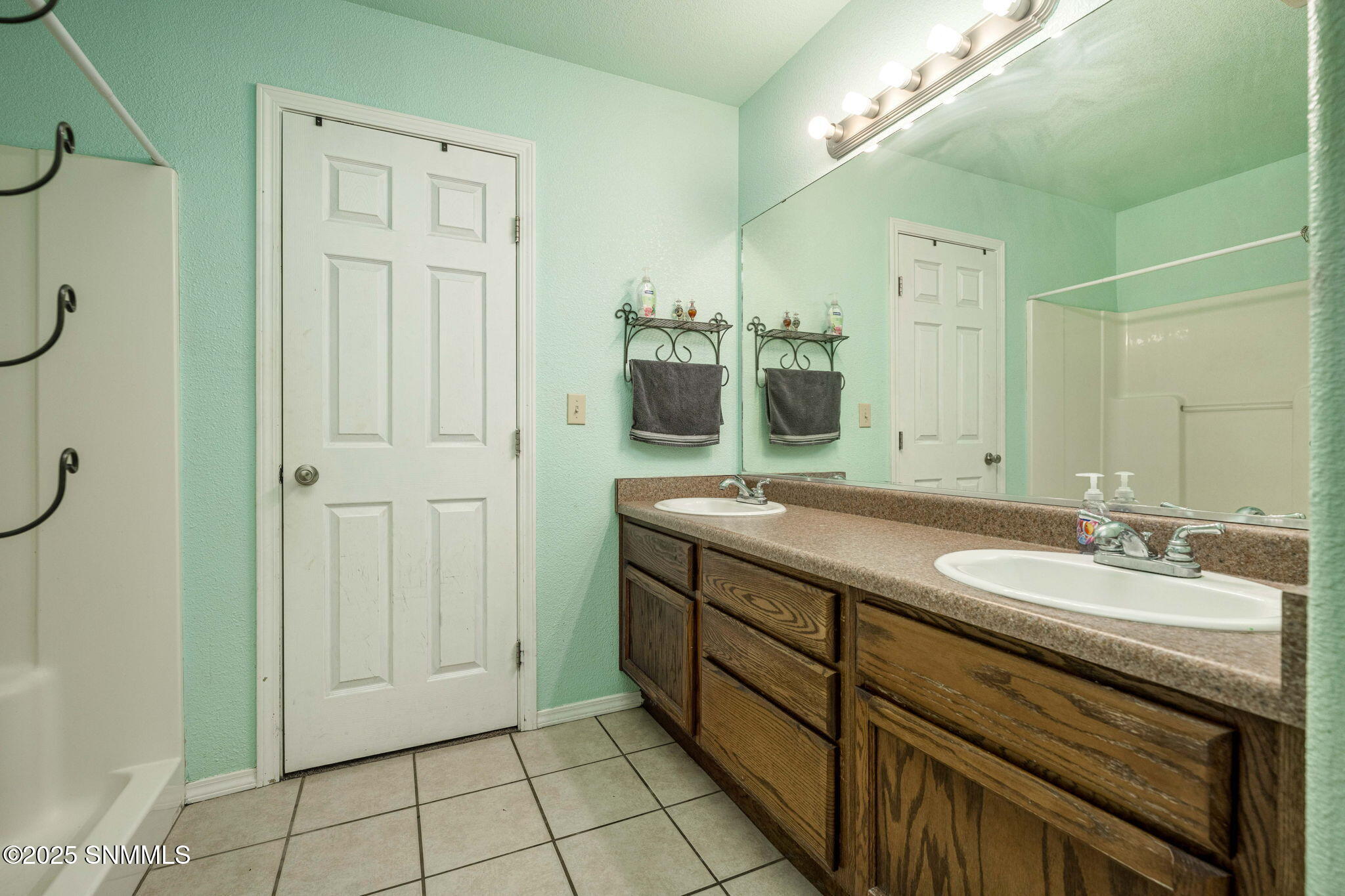 26-web-or-mls-Snappin Homes (OxCart2886)