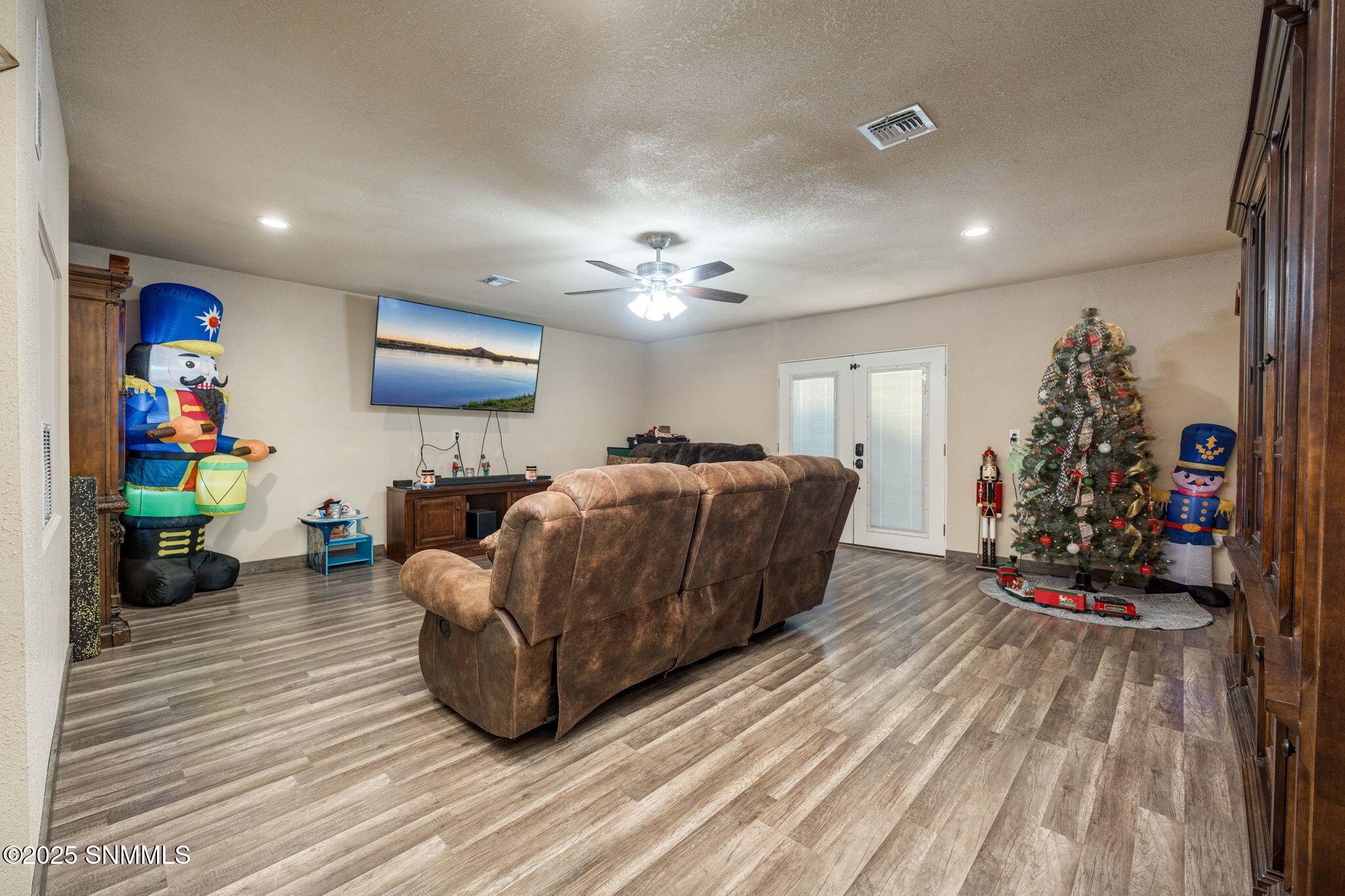 21-web-or-mls-Snappin Homes (OxCart2886)