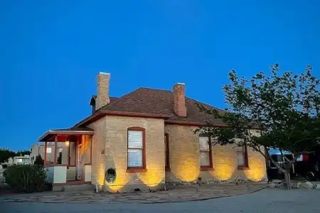 1010 Plain St Street, Las Cruces, New Mexico 88001, 2 Bedrooms Bedrooms, ,1 BathroomBathrooms,Residential,For Sale,Plain St,2503859