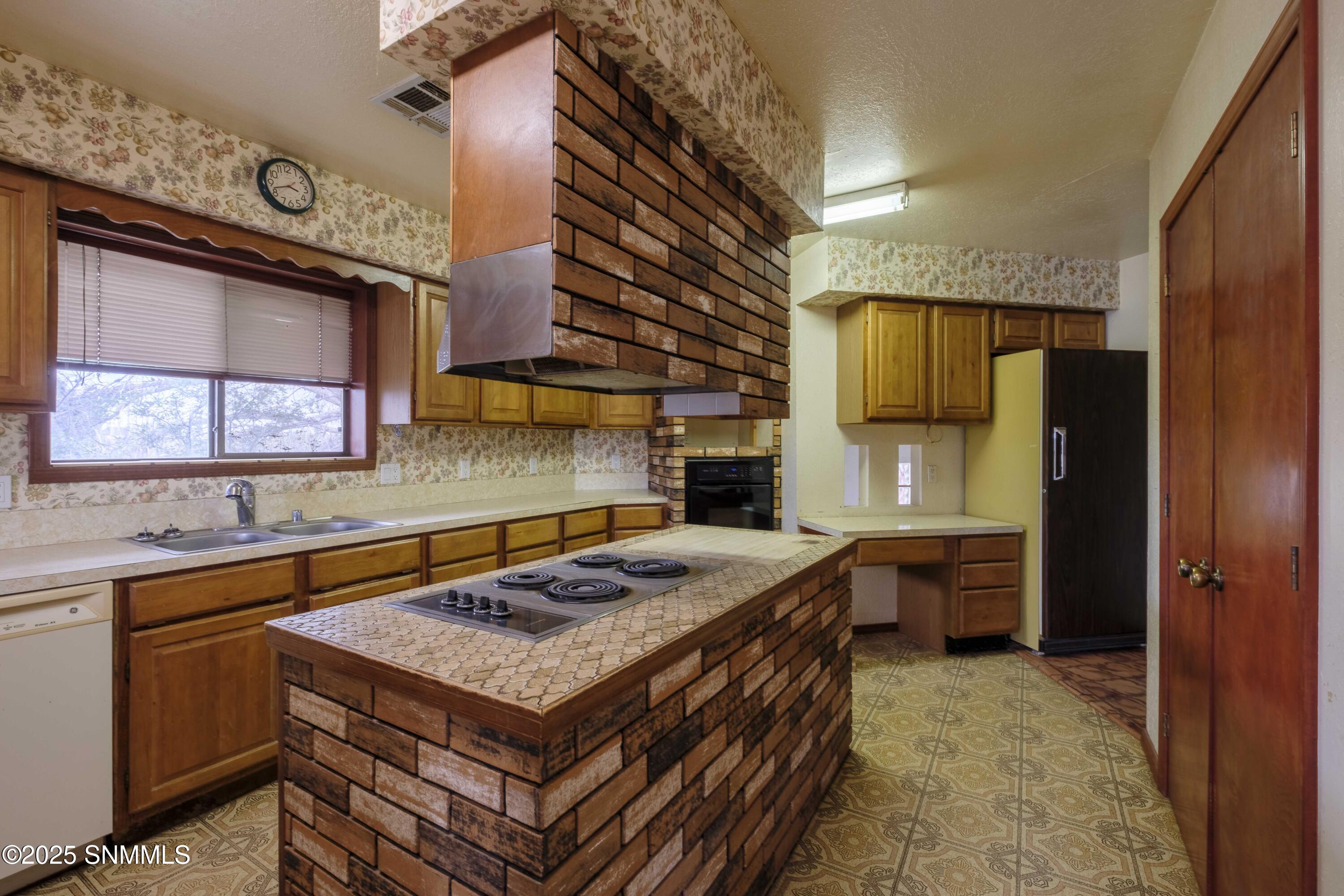 5775 Shadow Hills-16