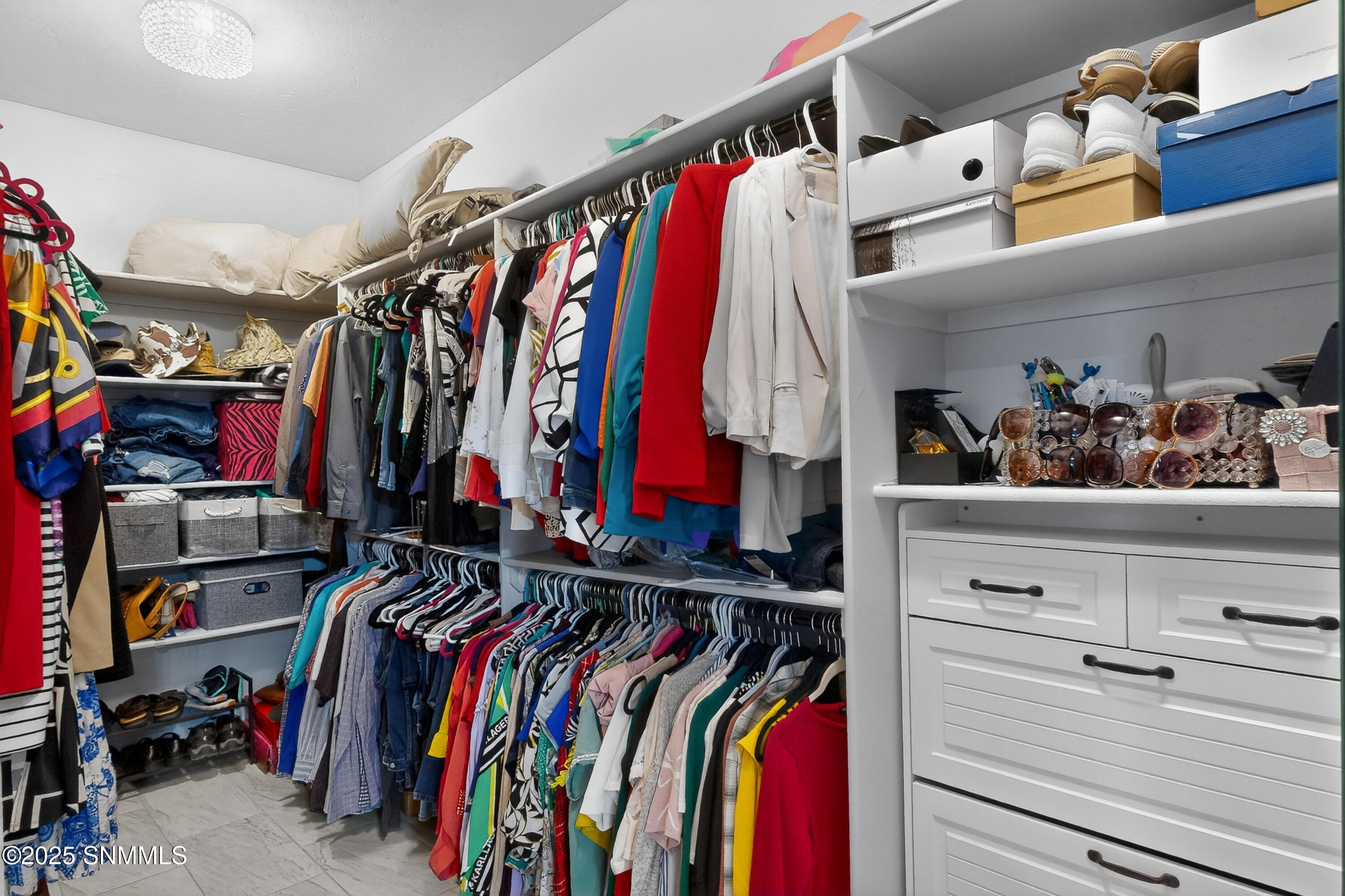 primary walk in closet
