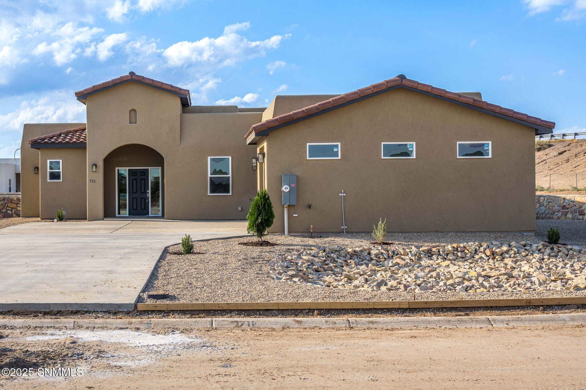 2-web-or-mls-Snappin Homes (Hendee711)-2