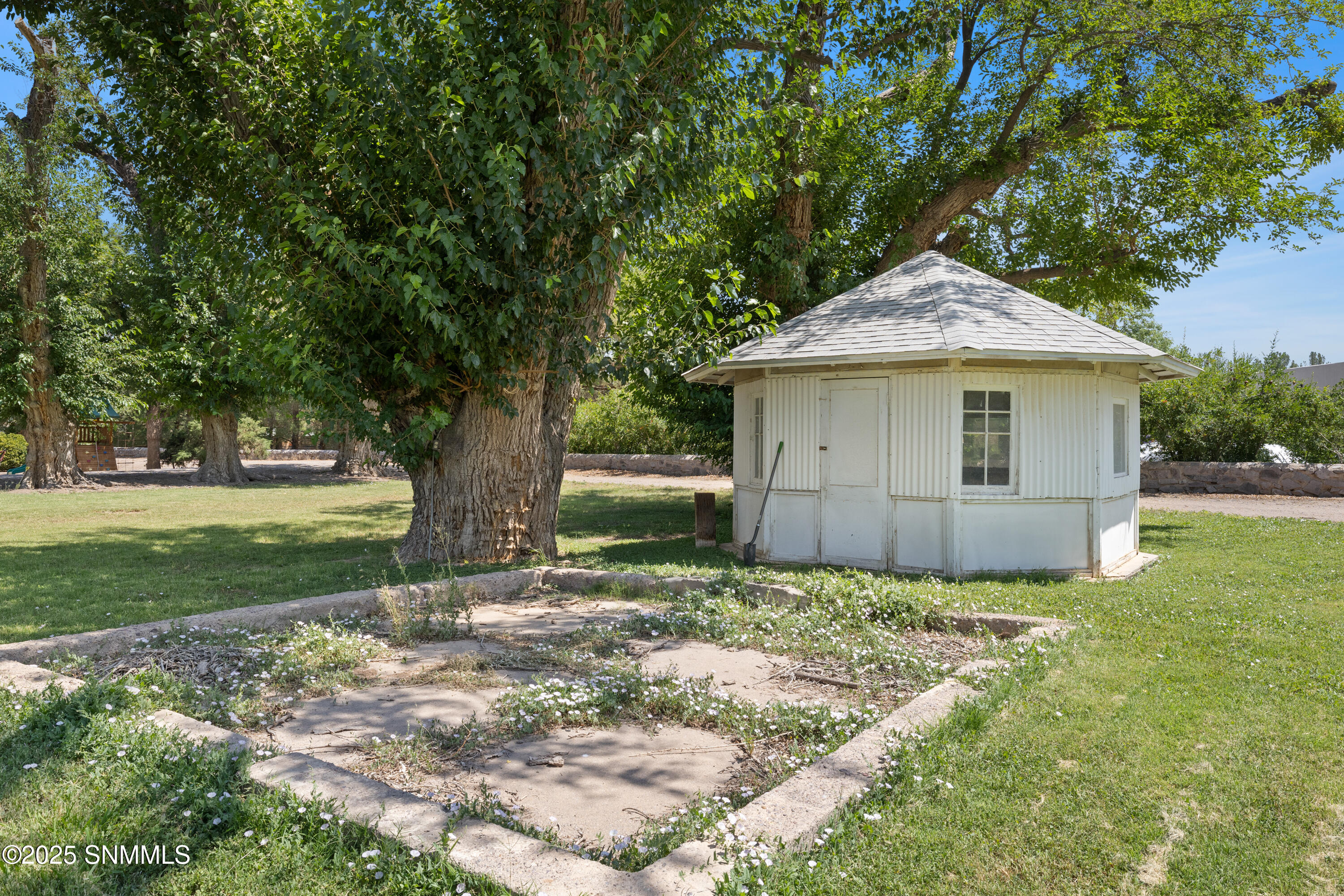 1145-W-University-MLS-Camera-Guy-27