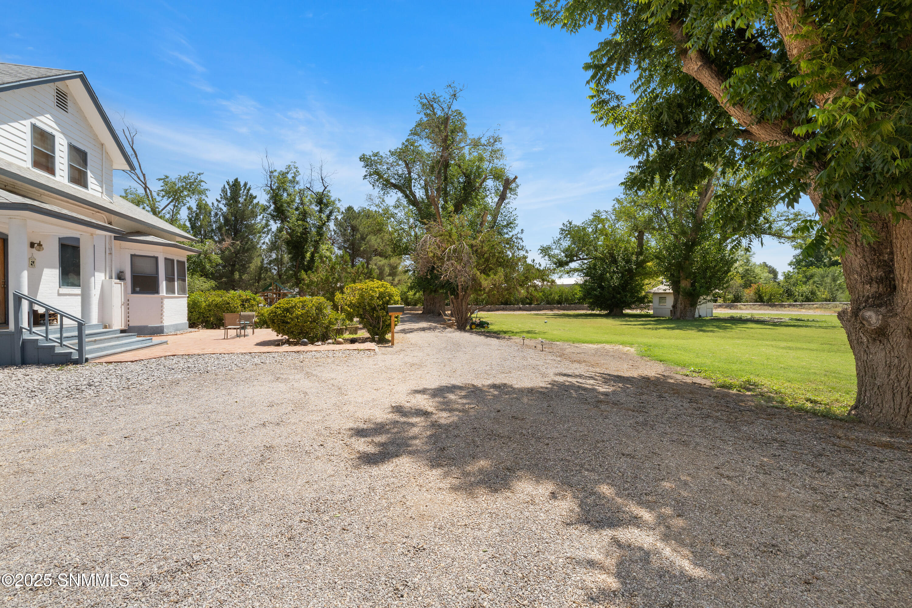 1145-W-University-MLS-Camera-Guy-30