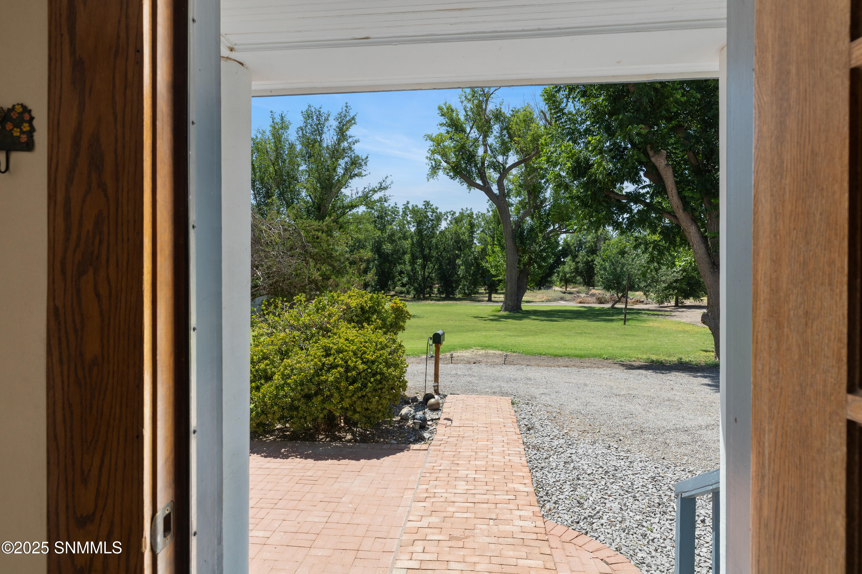 1145-W-University-MLS-Camera-Guy-3