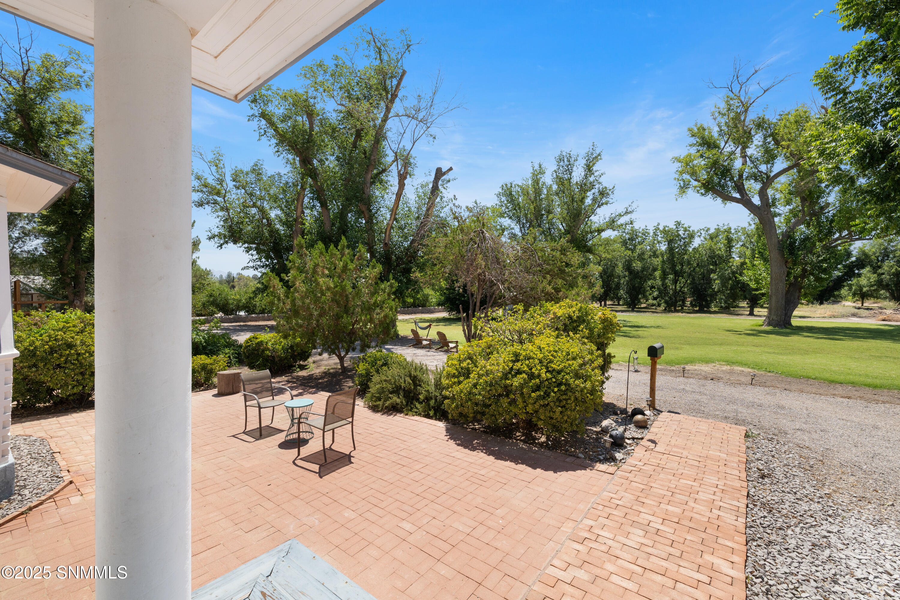 1145-W-University-MLS-Camera-Guy-4