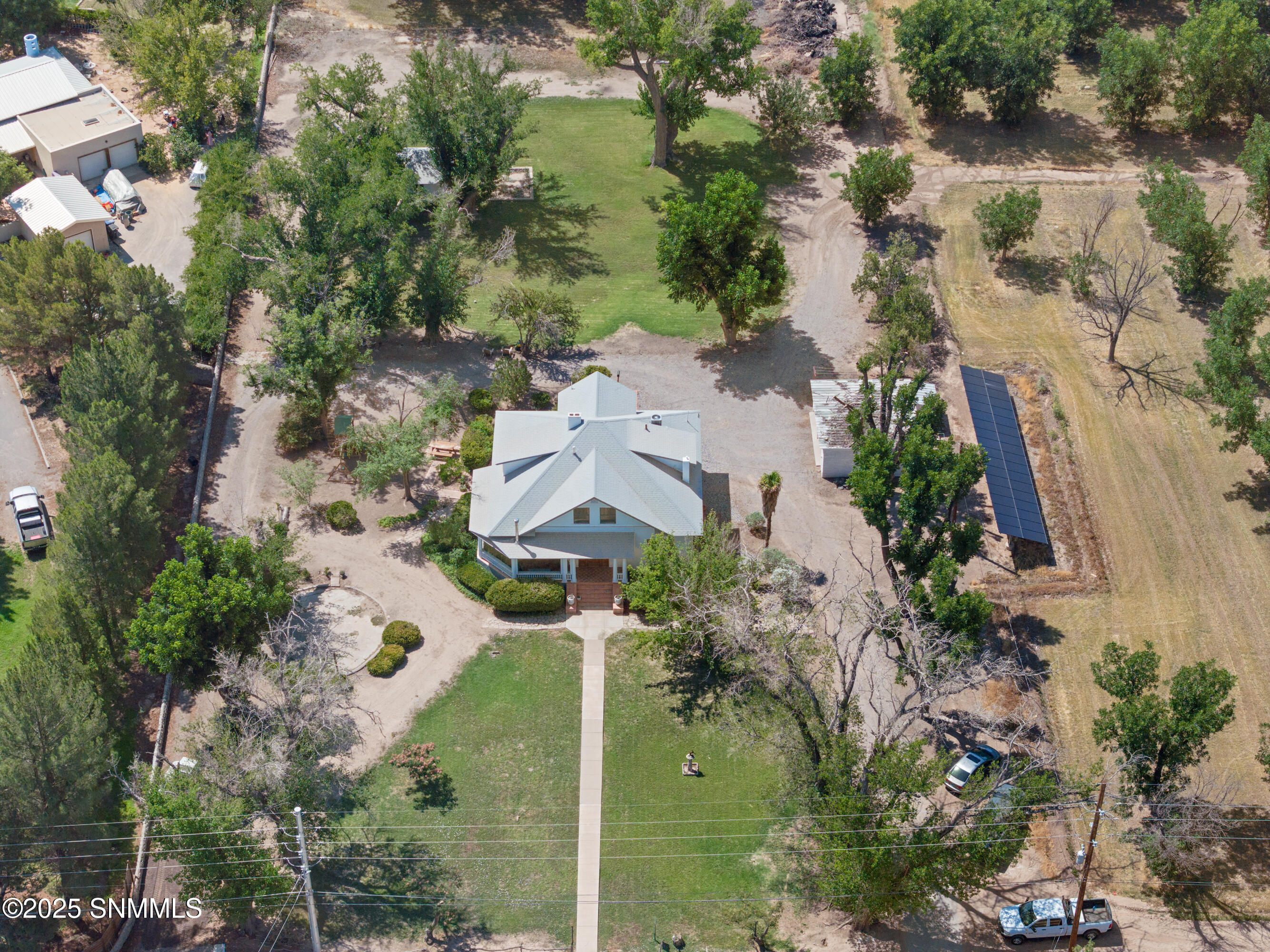 1145-W-University-MLS-Camera-Guy-11