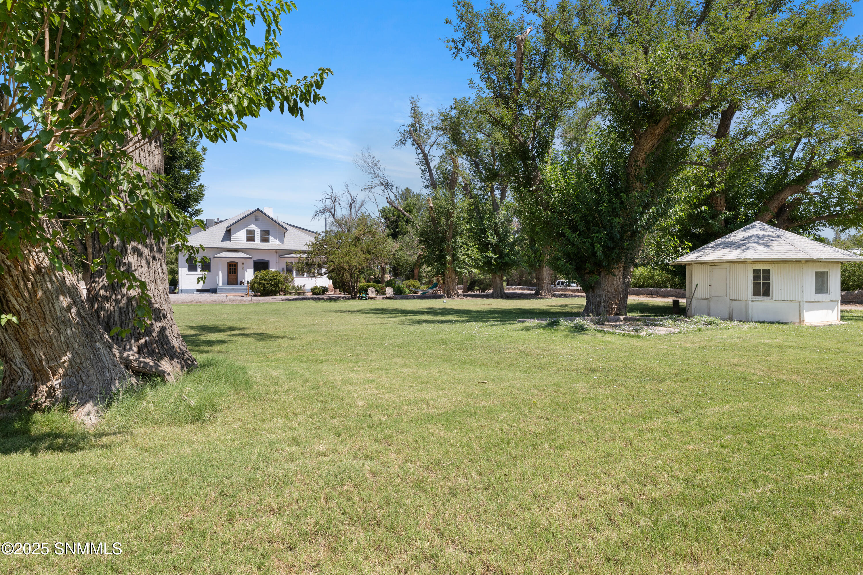 1145-W-University-MLS-Camera-Guy-26