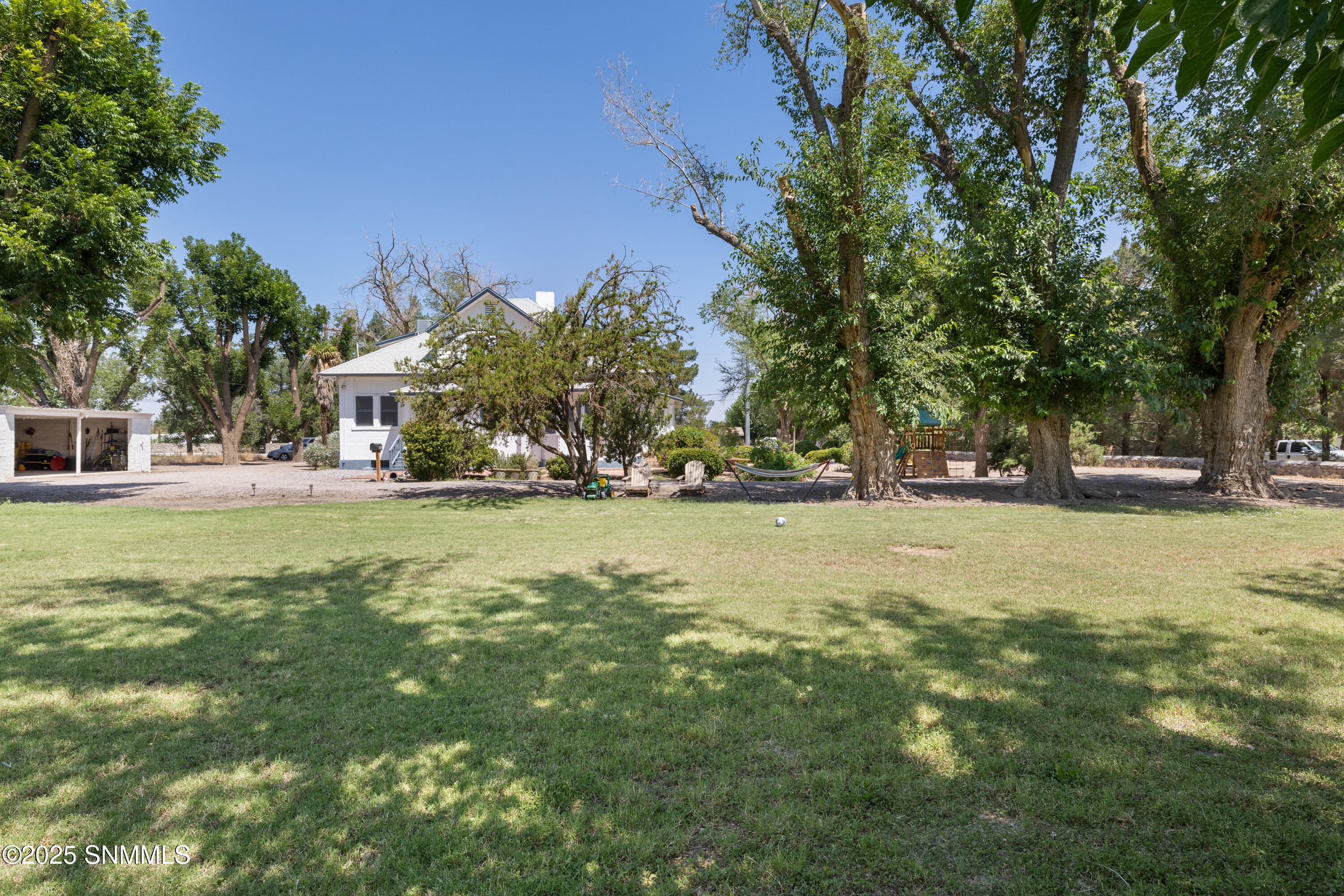 1145-W-University-MLS-Camera-Guy-28