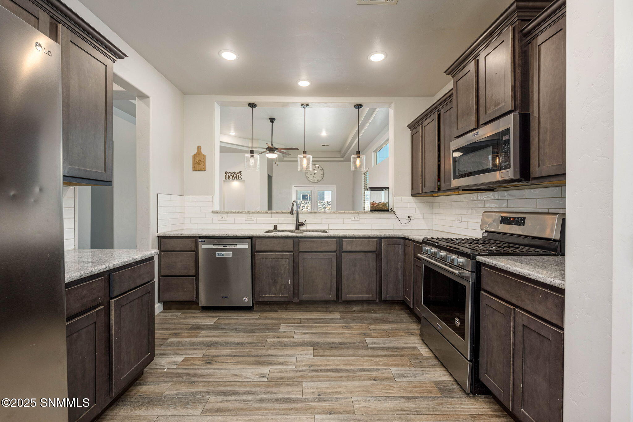 11-web-or-mls-Snappin Homes (Electra6821