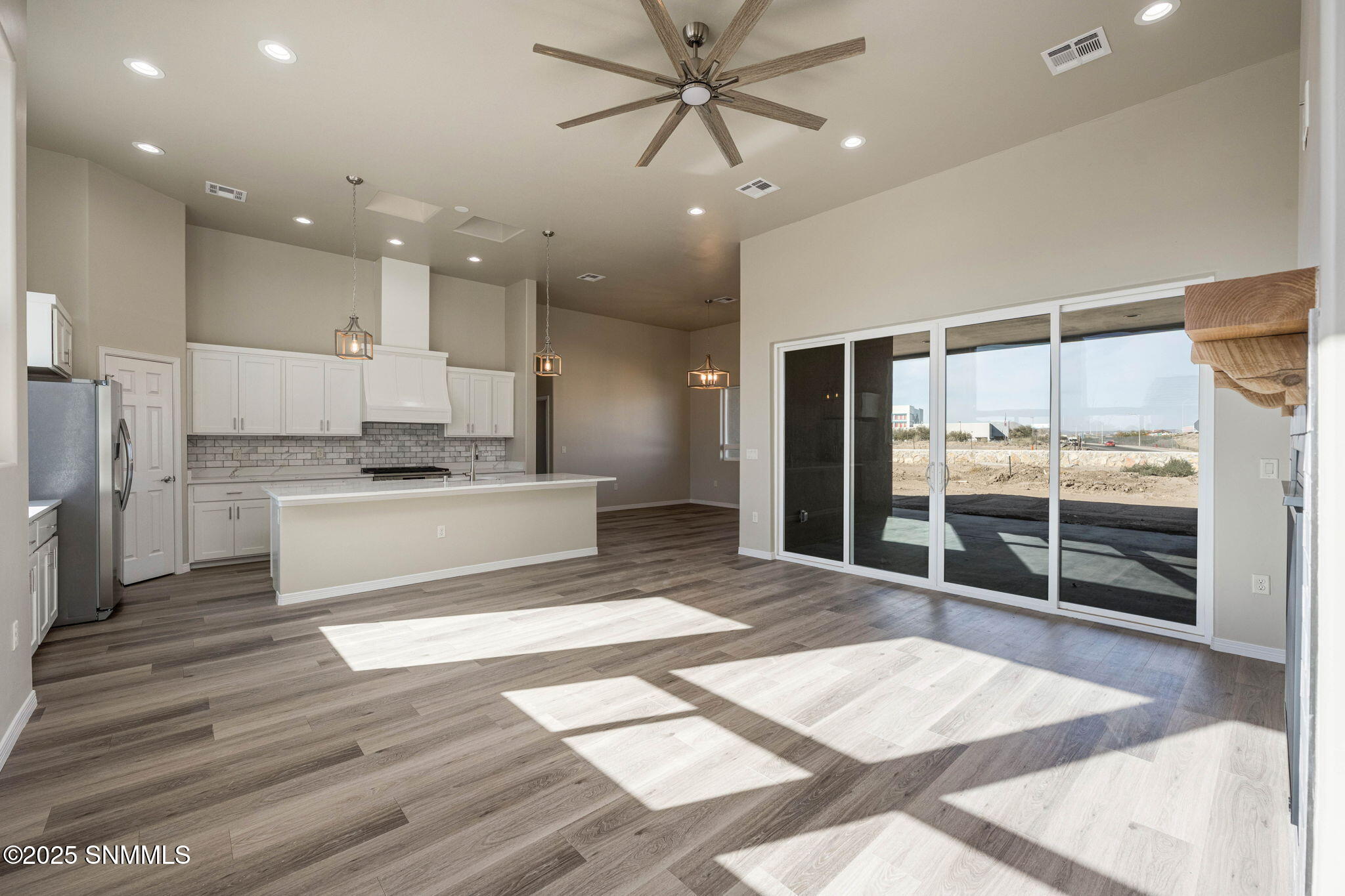4-web-or-mls-Snappin Homes (Basha701)-4
