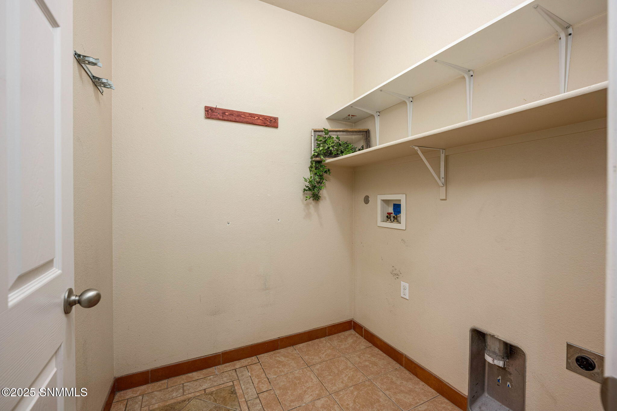 25-web-or-mls-Snappin Homes (Gobi5525)-2