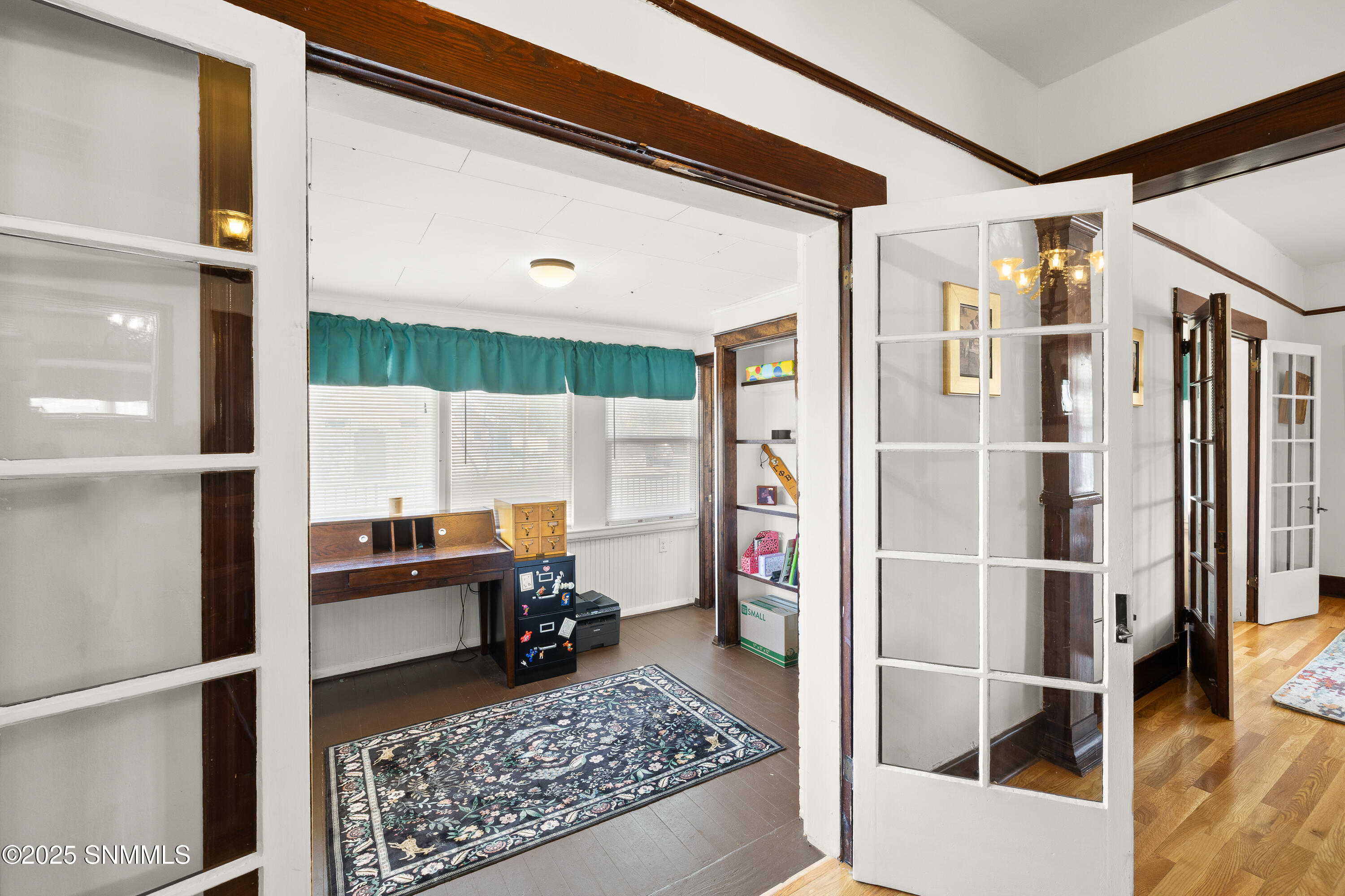 712-W-Court-Ave-MLS-Camera-Guy-18