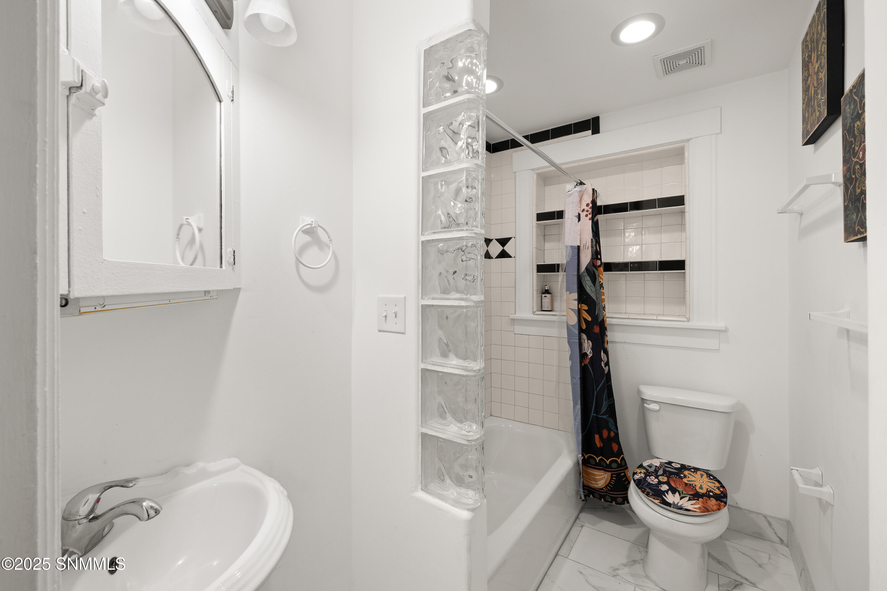 712-W-Court-Ave-MLS-Camera-Guy-25