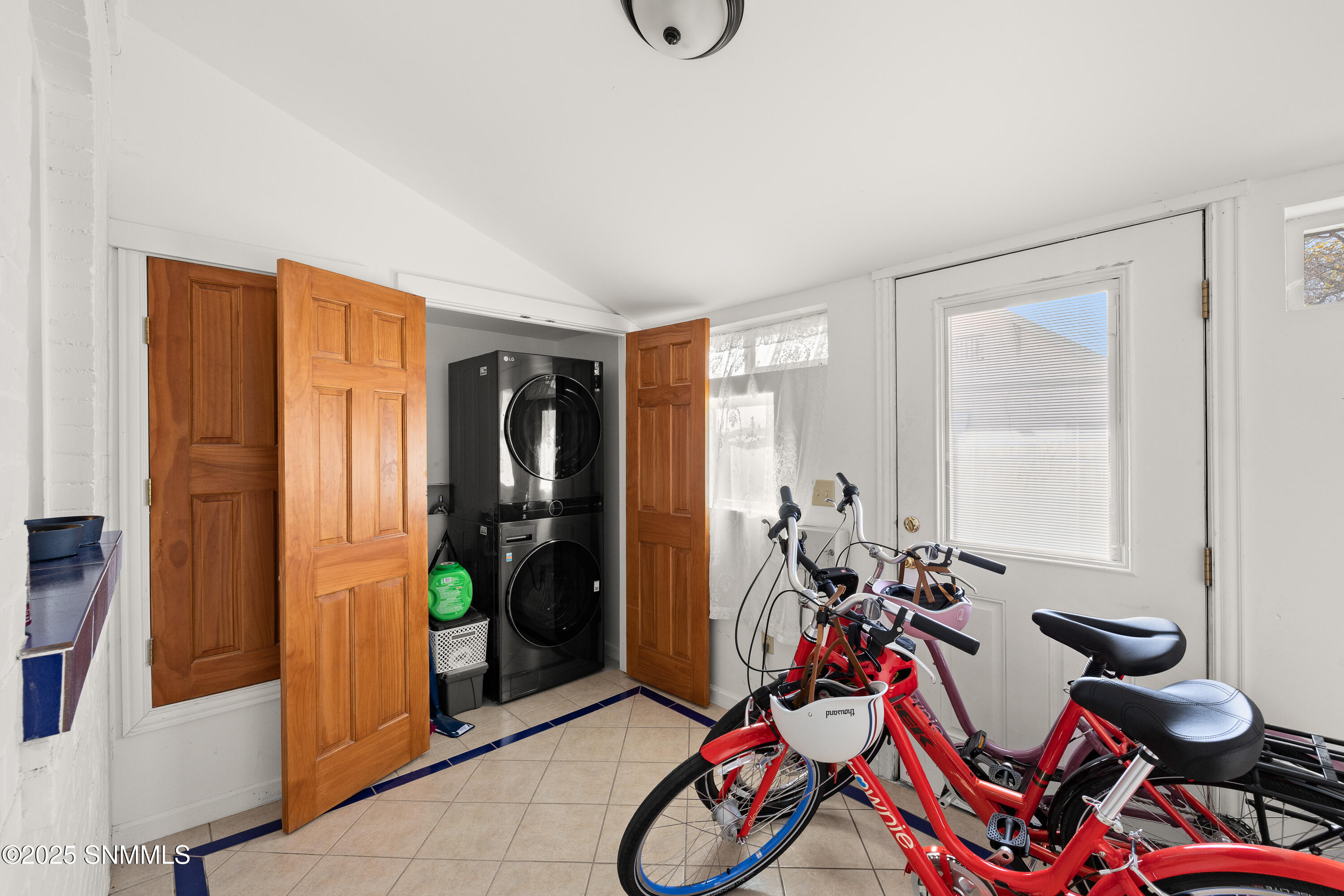 712-W-Court-Ave-MLS-Camera-Guy-31