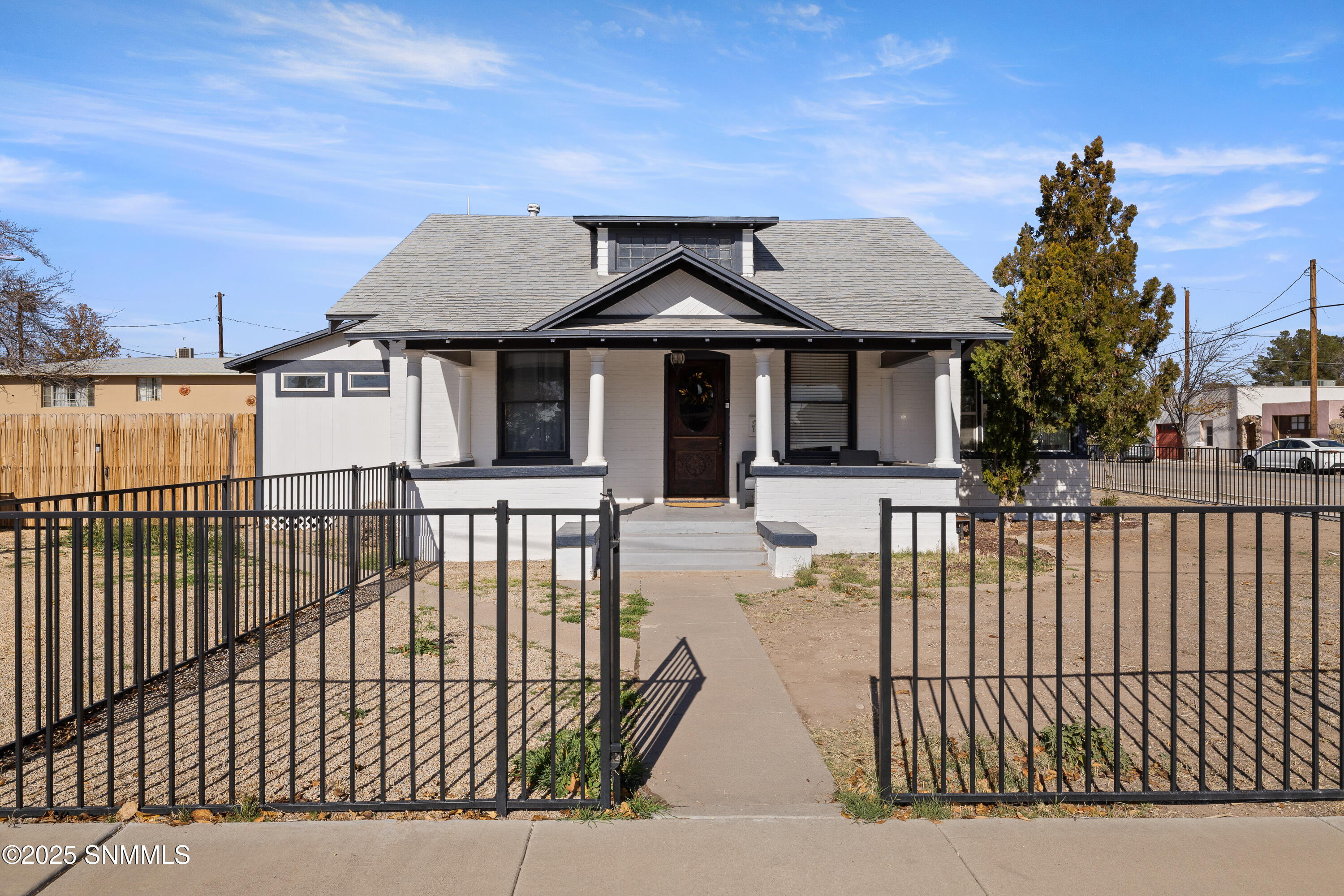 712-W-Court-Ave-MLS-Camera-Guy-2