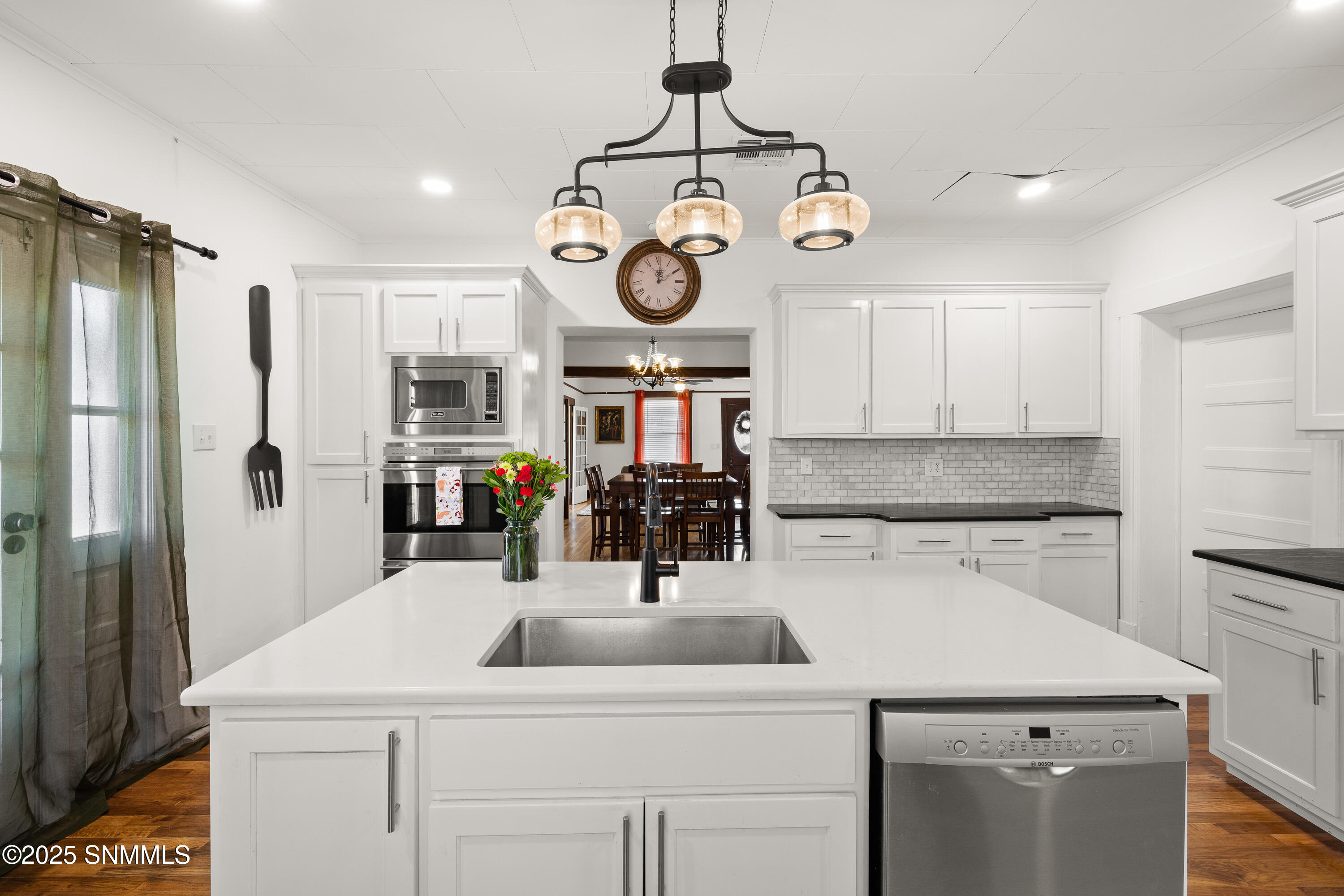 712-W-Court-Ave-MLS-Camera-Guy-16