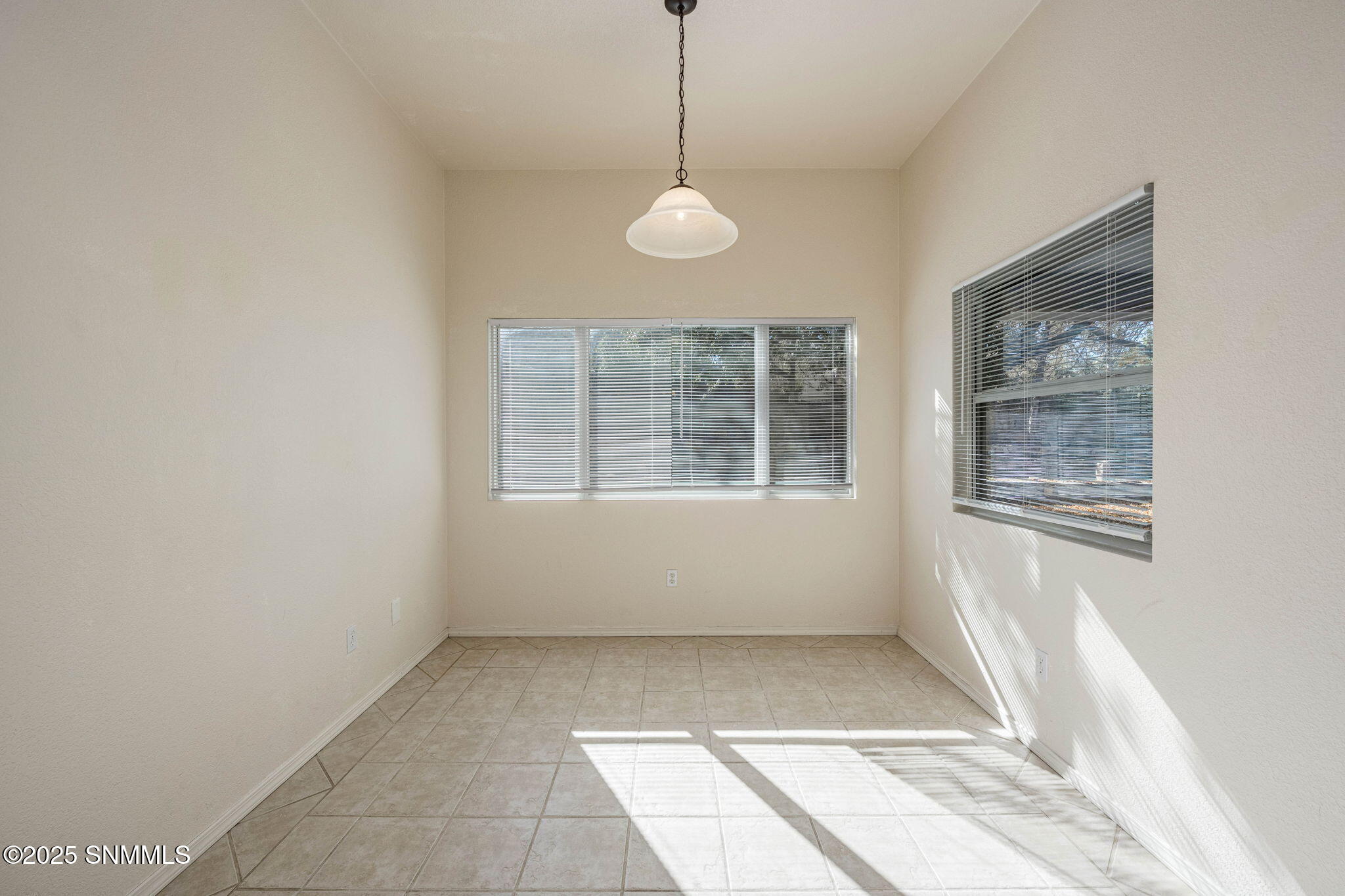 14-web-or-mls-Snappin Homes (IndianHollo