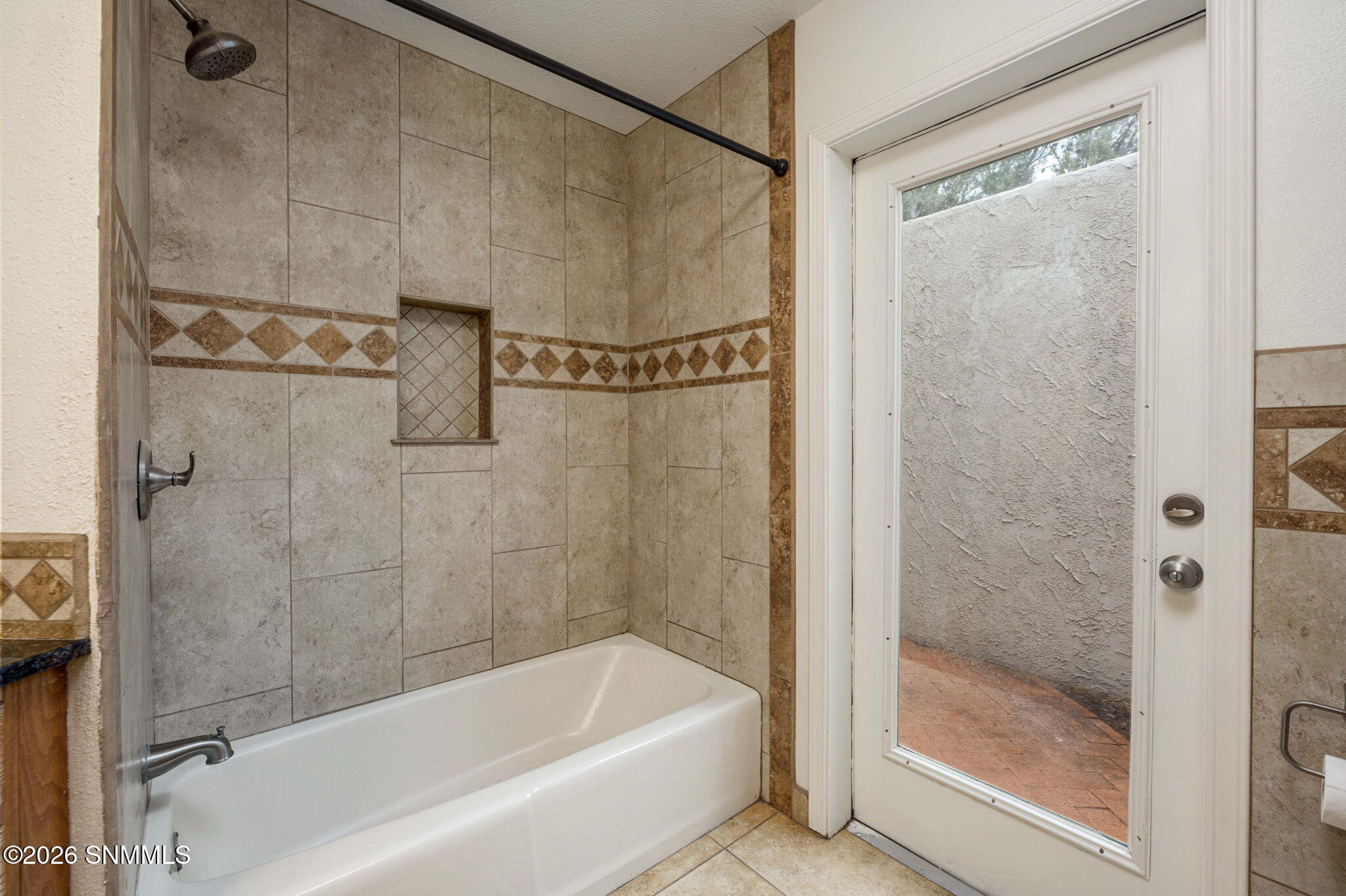 21-web-or-mls-Snappin Homes (Paradise363