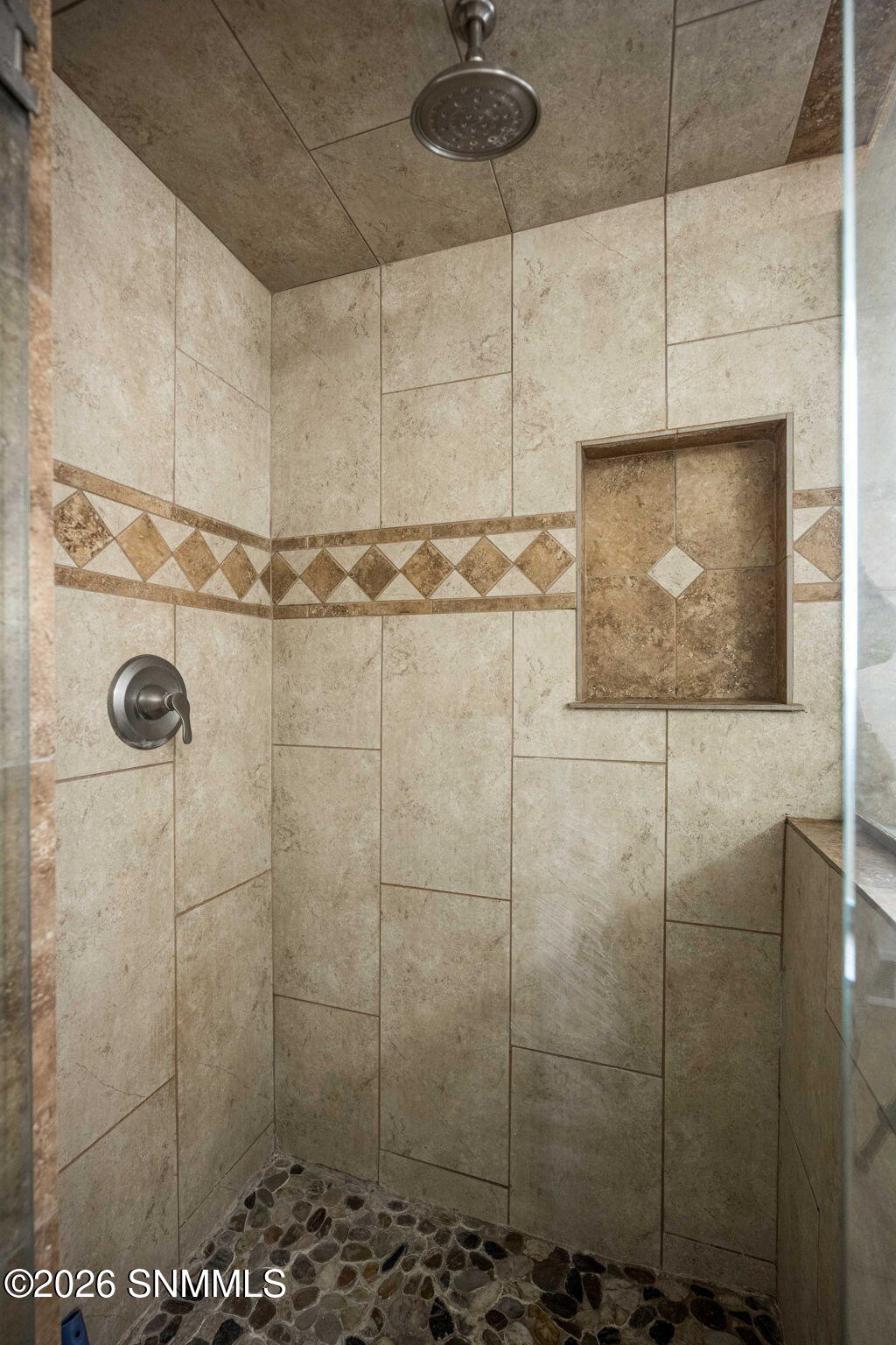 34-web-or-mls-Snappin Homes (Paradise363