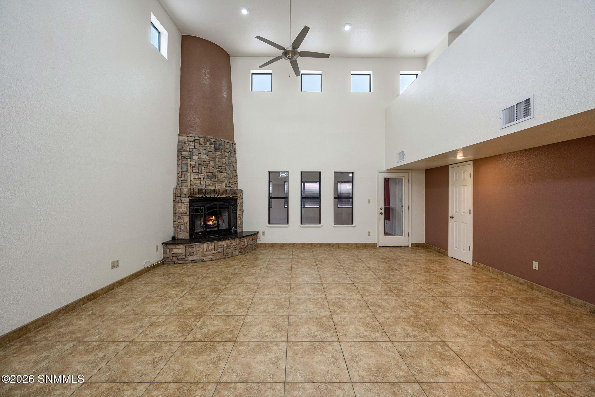 5-web-or-mls-Snappin Homes (Paradise3630