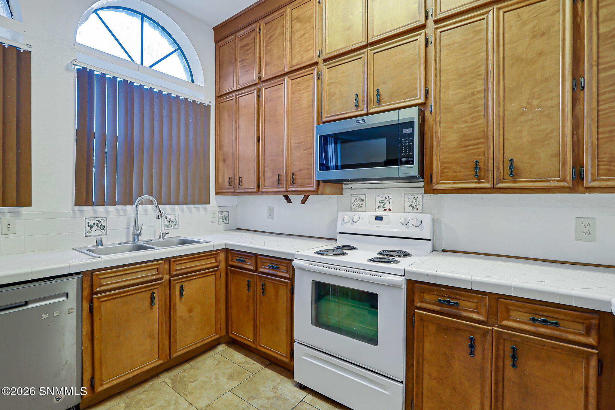 large-019a951d-7016-73a4-83ee-2cac2583b1