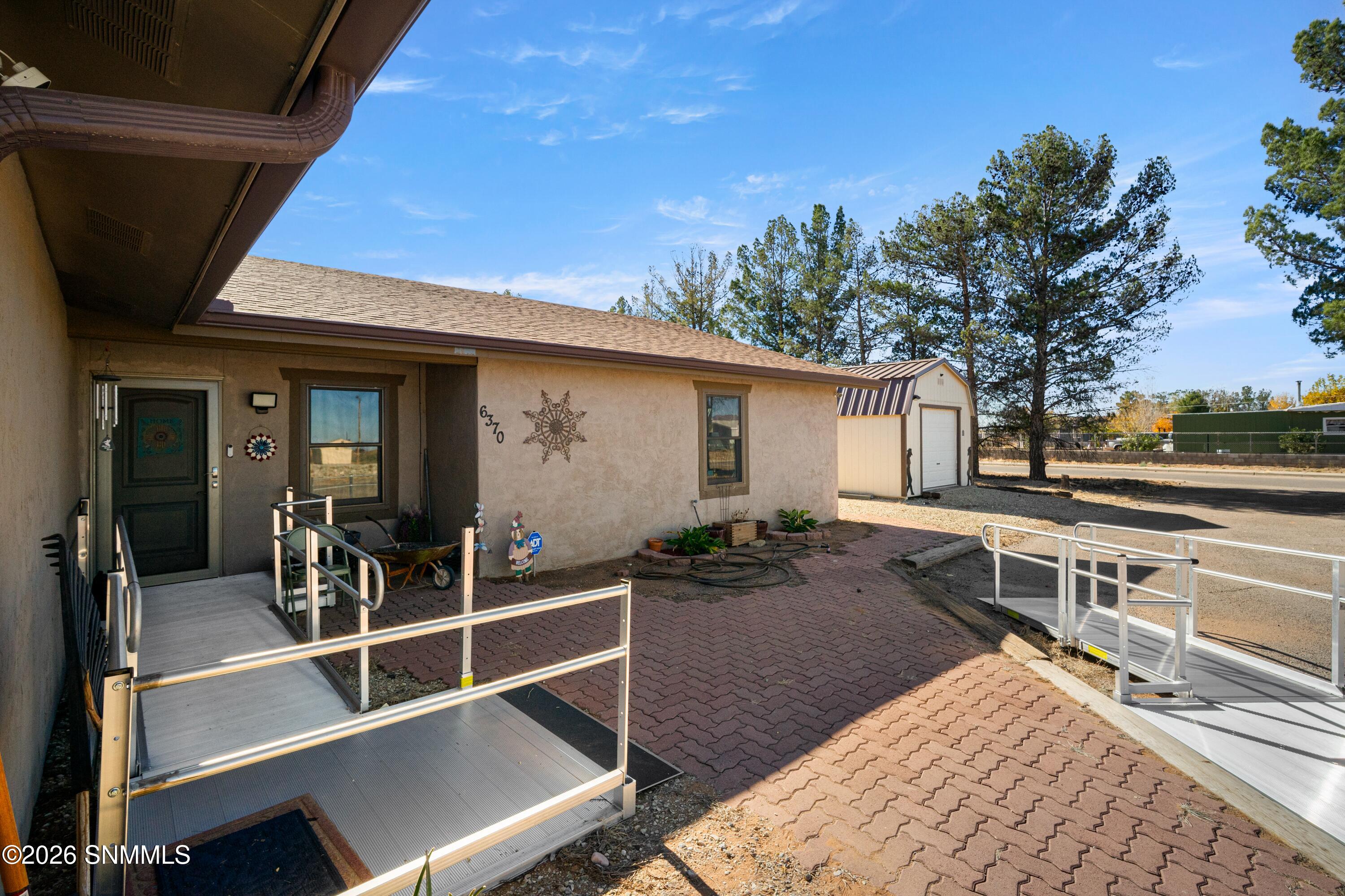 6370-Payan-MLS-Camera-Guy-11