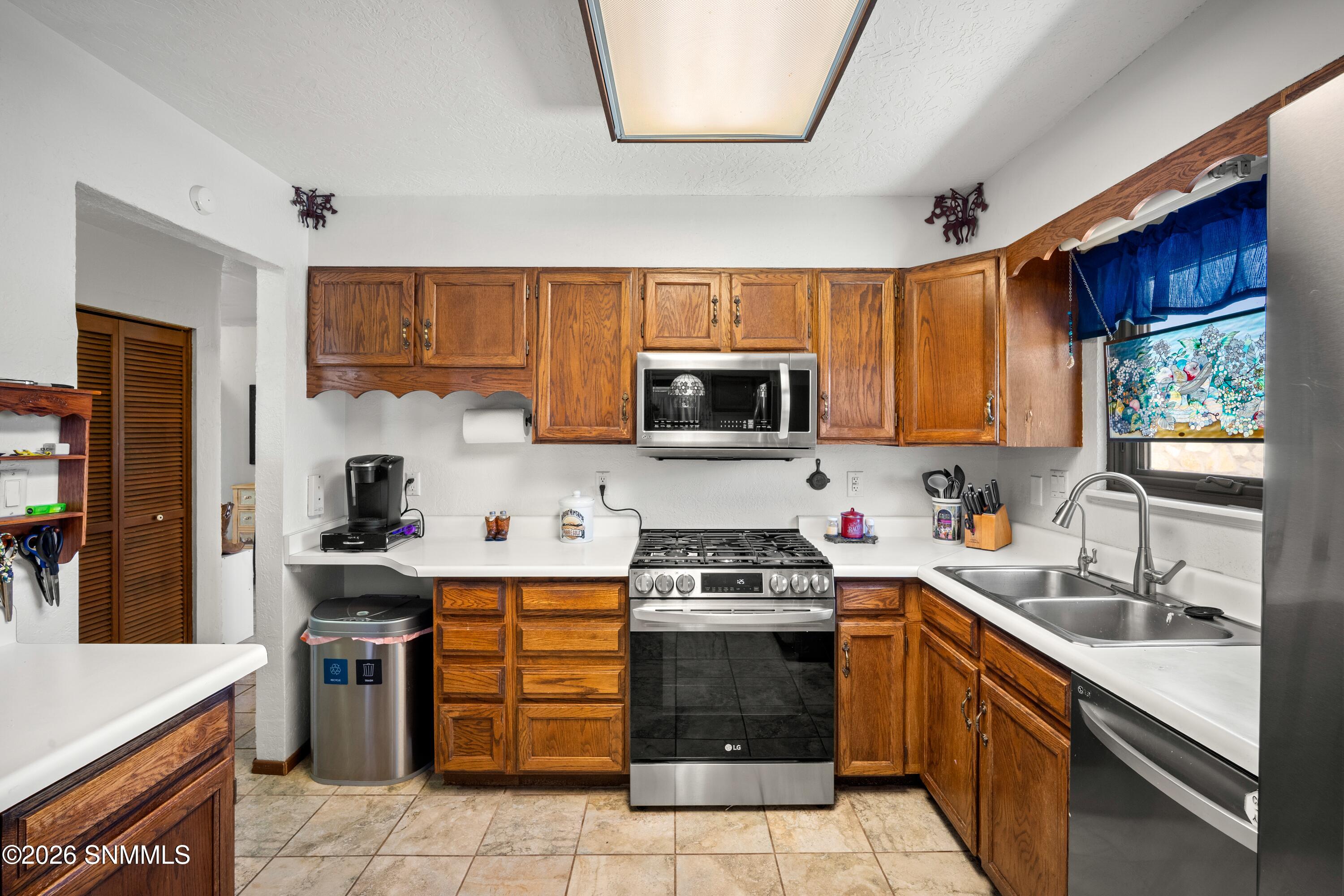 6370-Payan-MLS-Camera-Guy-13