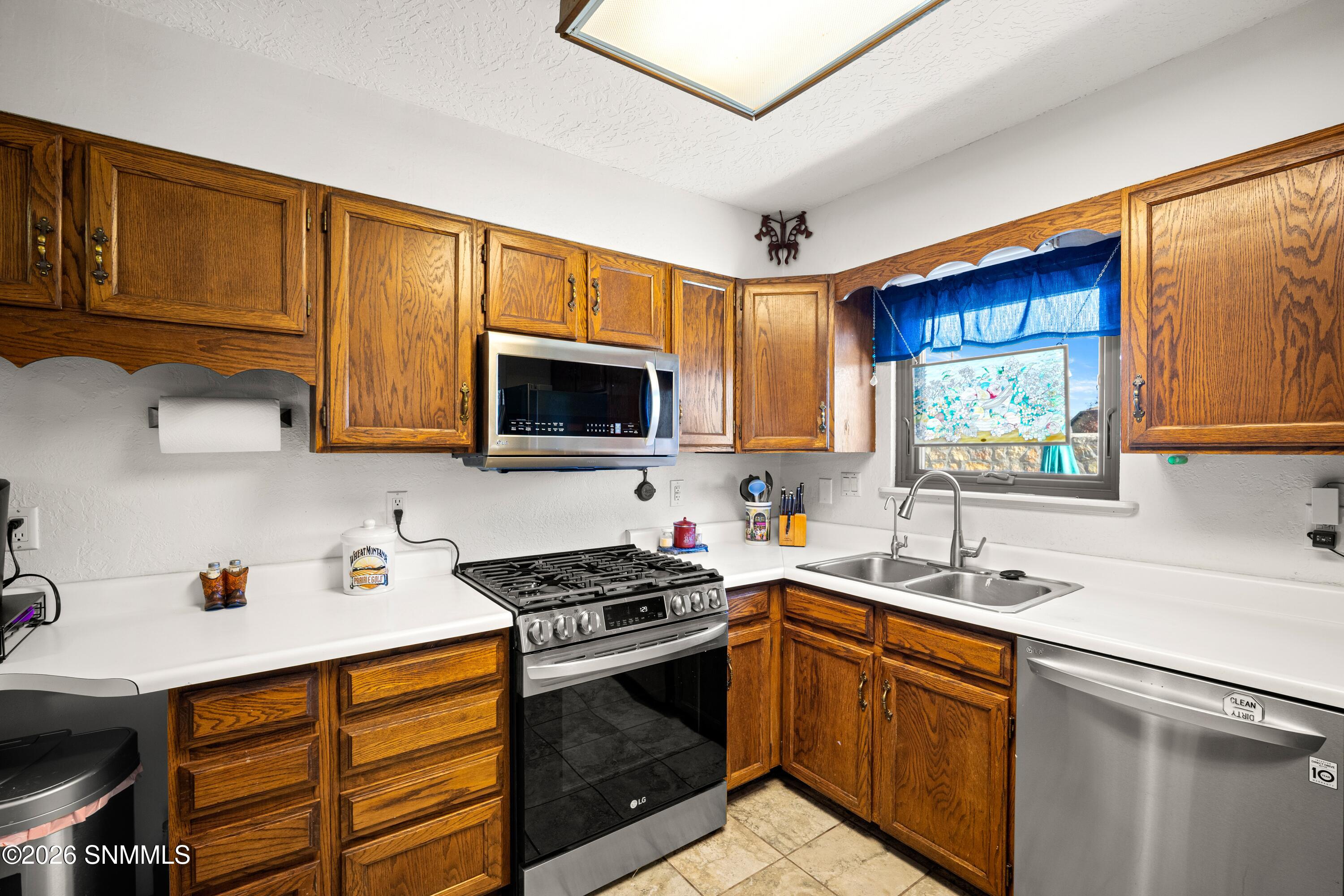 6370-Payan-MLS-Camera-Guy-18