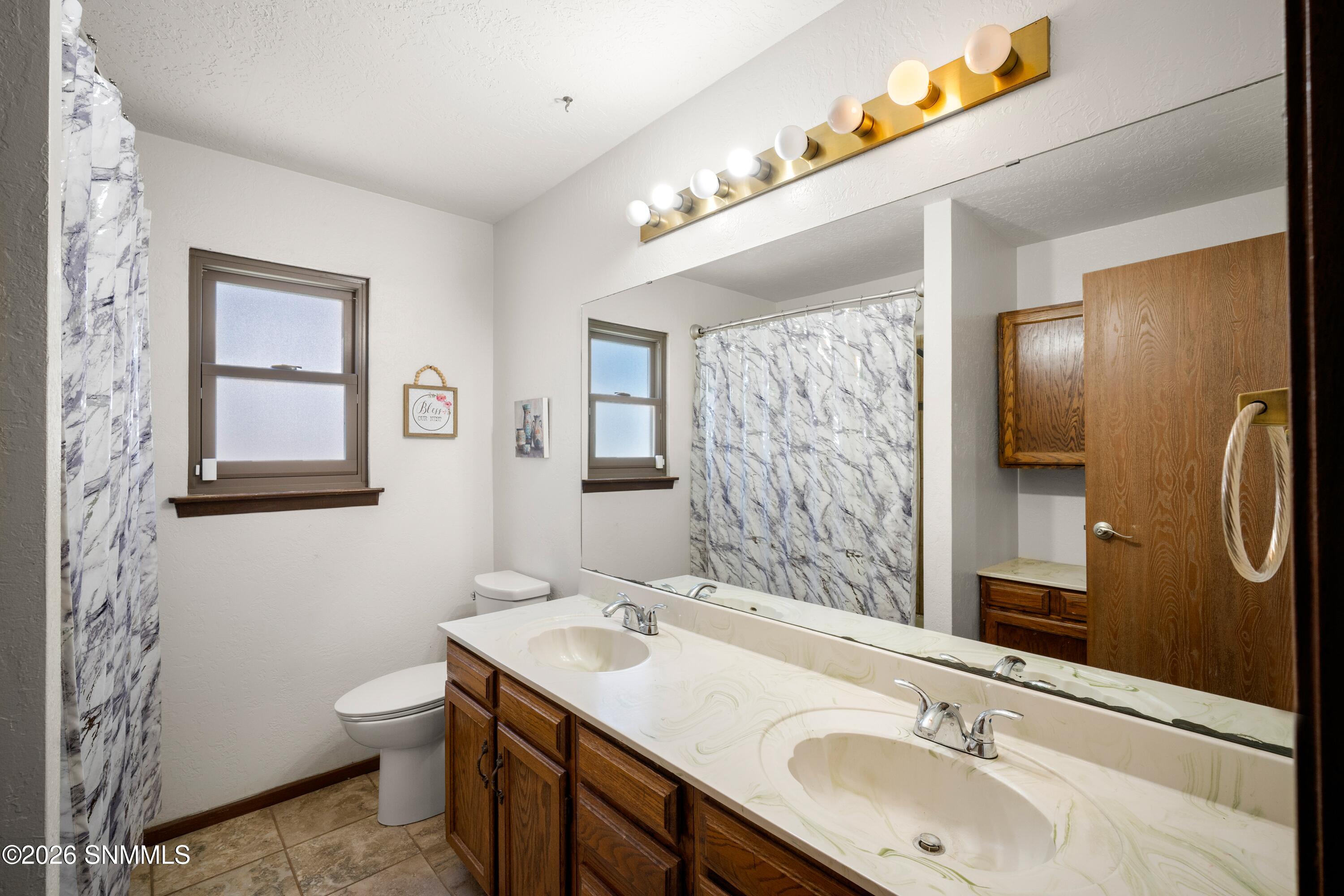 6370-Payan-MLS-Camera-Guy-26