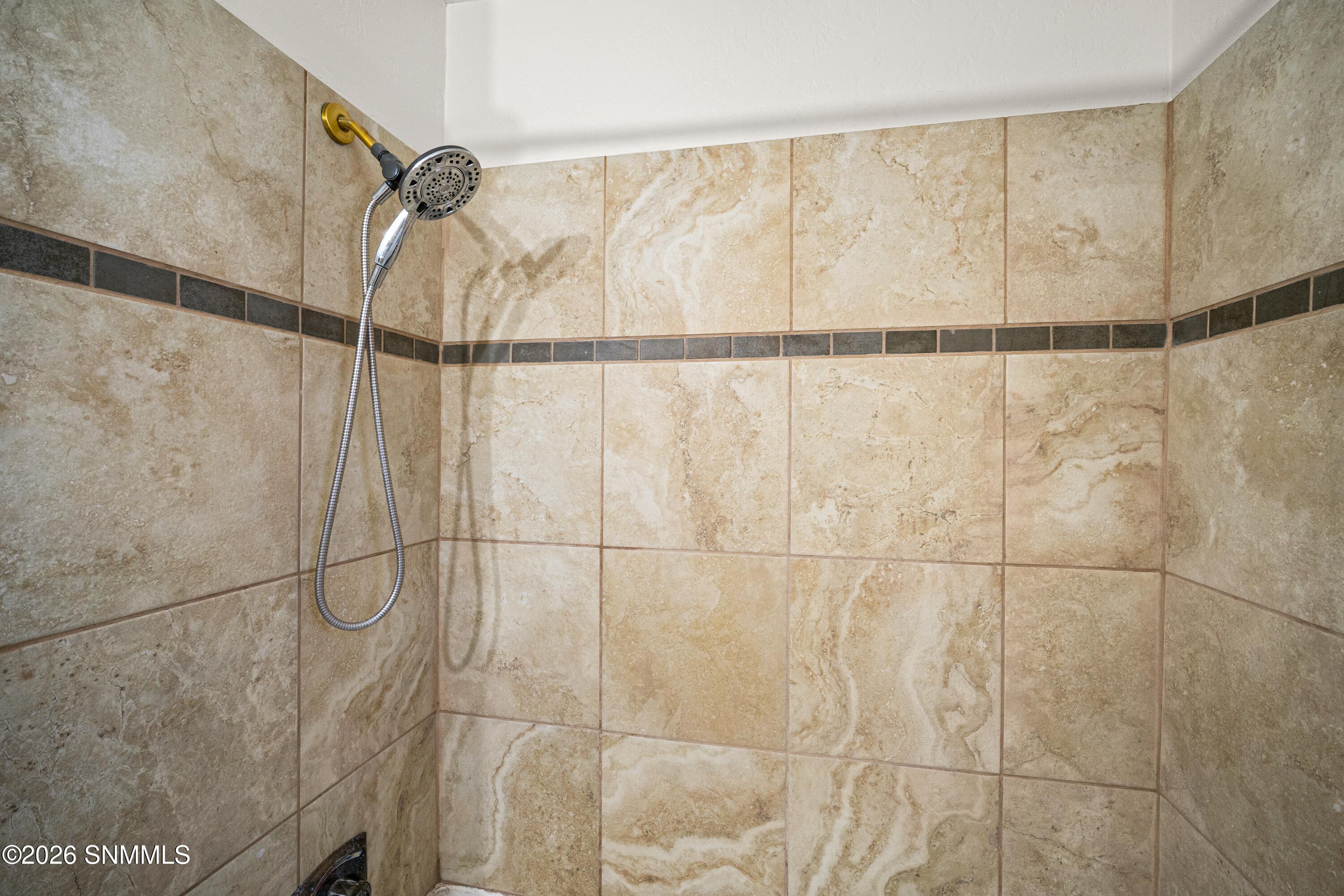 6370-Payan-MLS-Camera-Guy-28