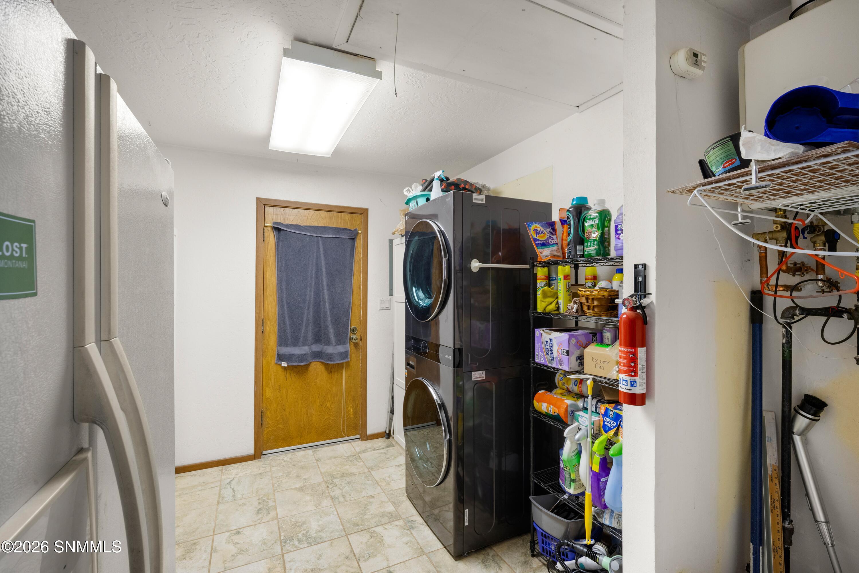 6370-Payan-MLS-Camera-Guy-40