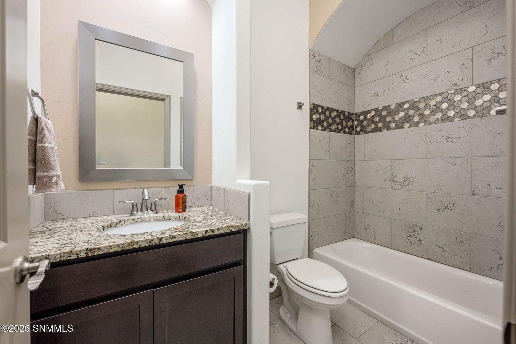 30-web-or-mls-Snappin Homes (SantaJulia3