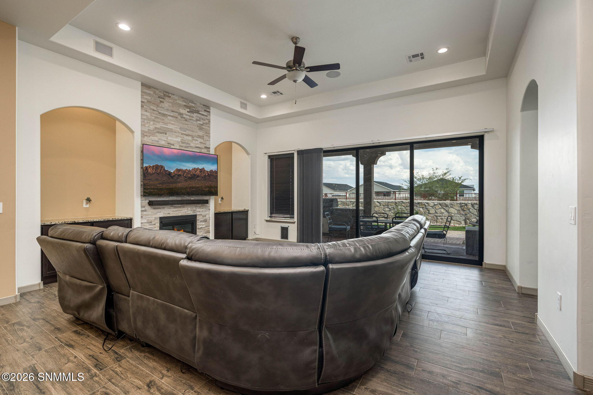 8-web-or-mls-Snappin Homes (SantaJulia38