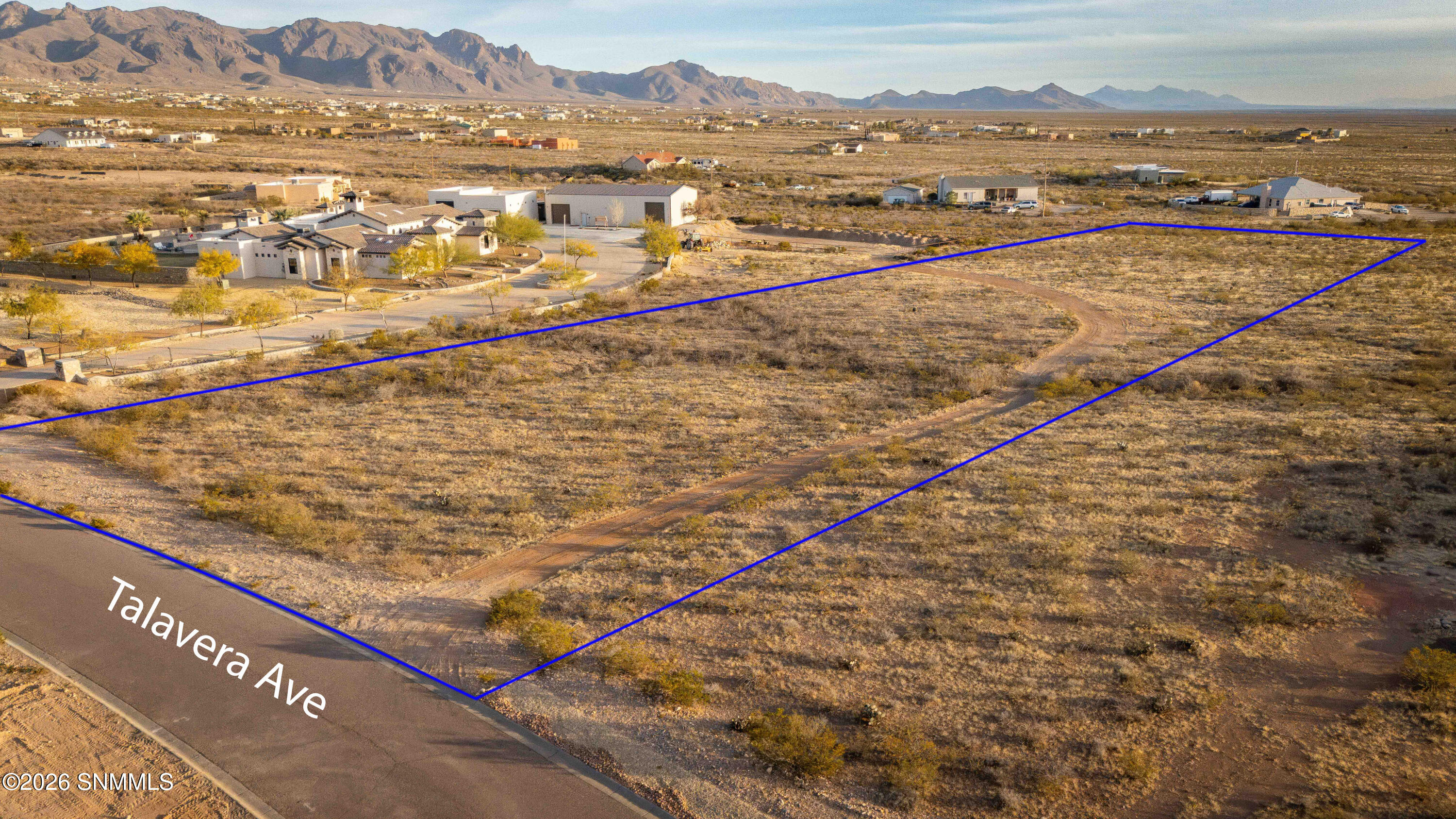 8658_Talavera_Ave-08