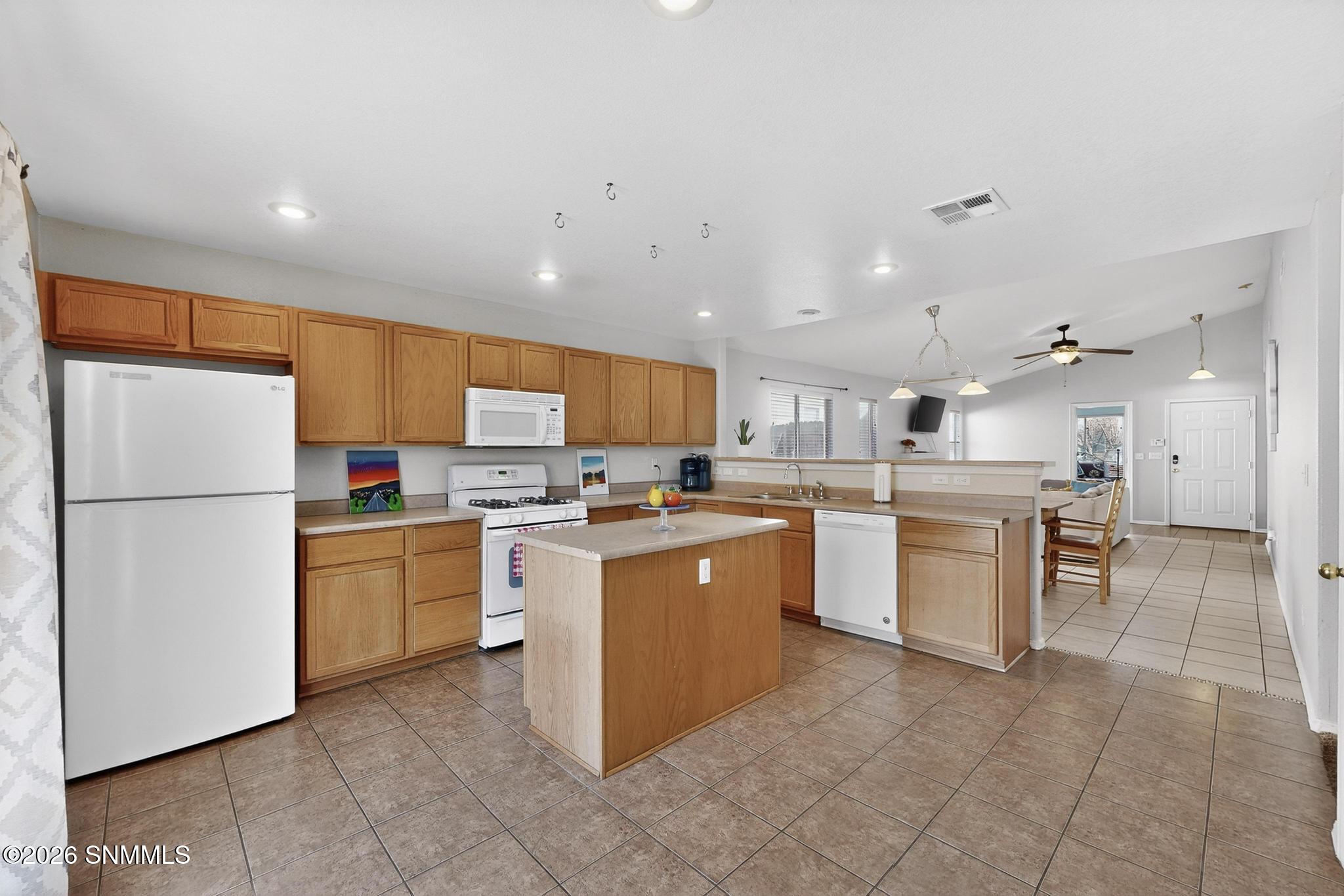 13-3D-Casas-1141-Gunsight-Peak-Dr-010620