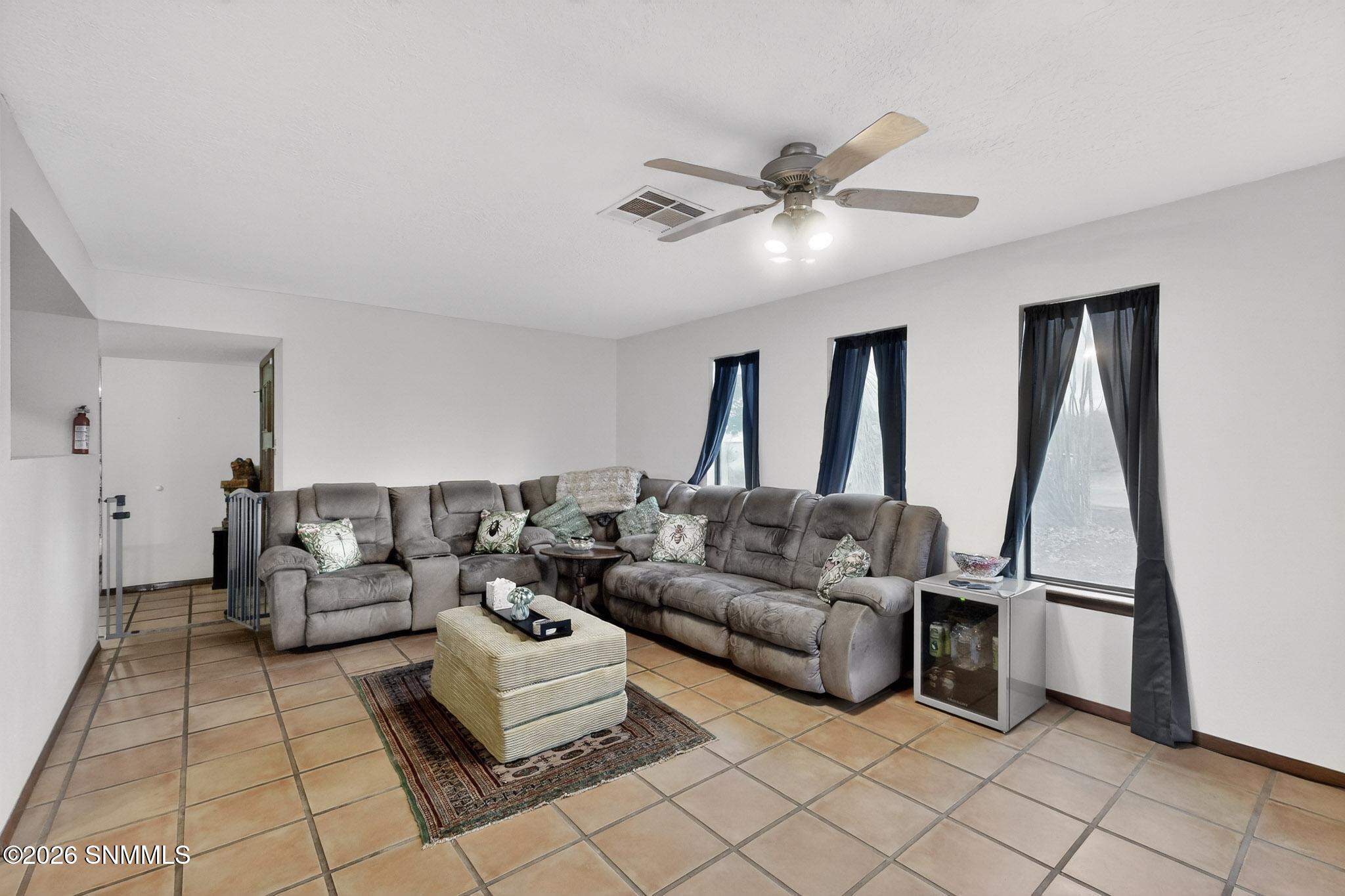 24-3D-Casas-4136-E-Winchester-Rd-0110202