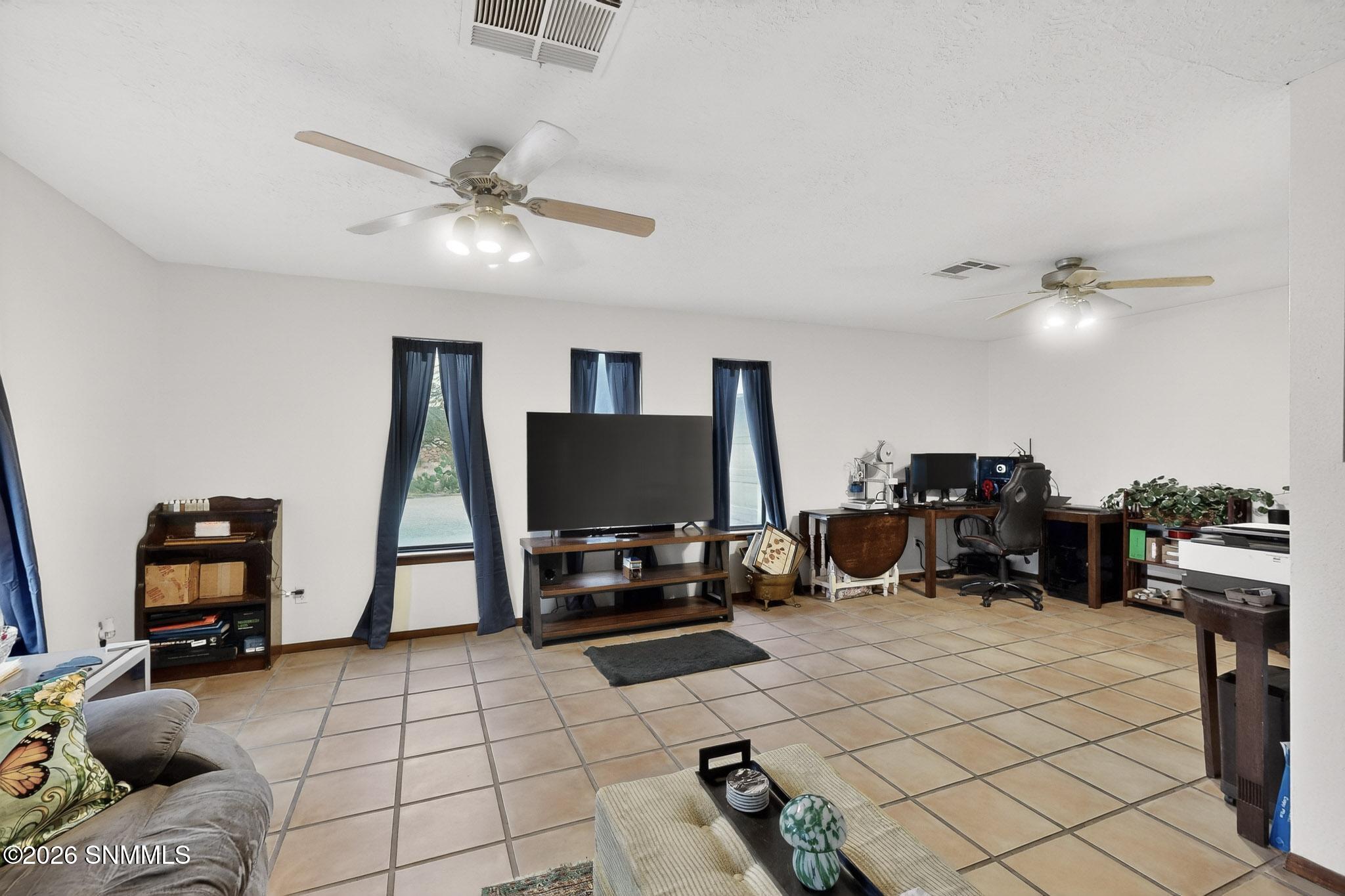 26-3D-Casas-4136-E-Winchester-Rd-0110202