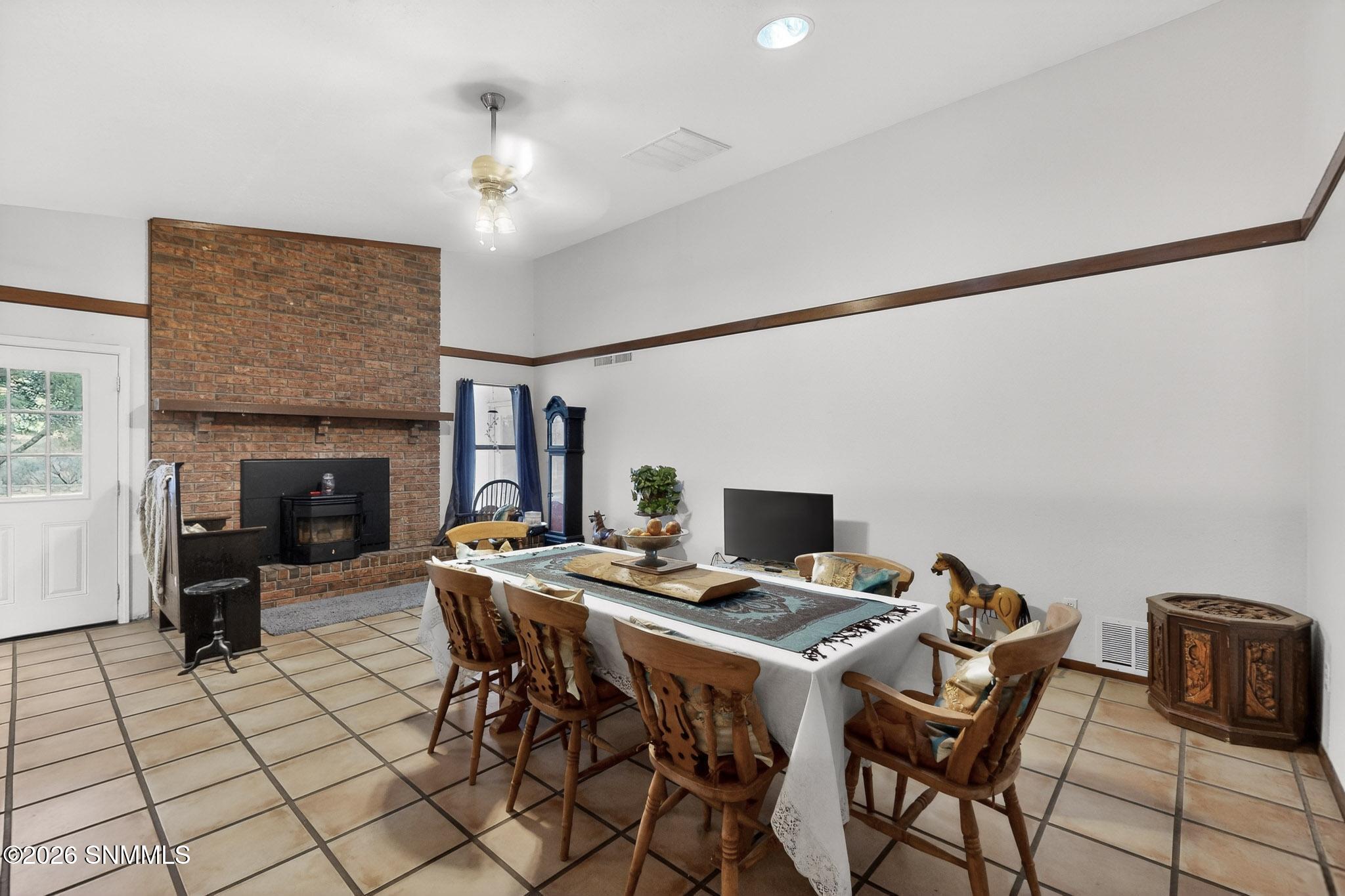 32-3D-Casas-4136-E-Winchester-Rd-0110202