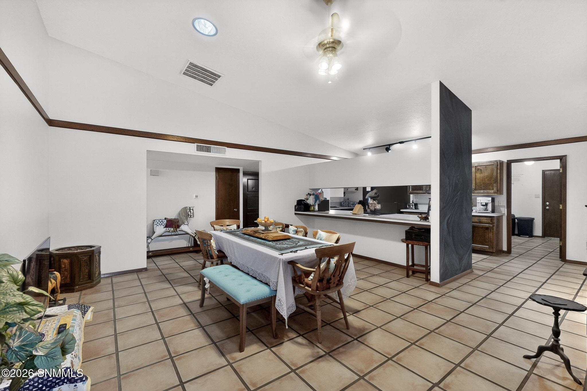 33-3D-Casas-4136-E-Winchester-Rd-0110202