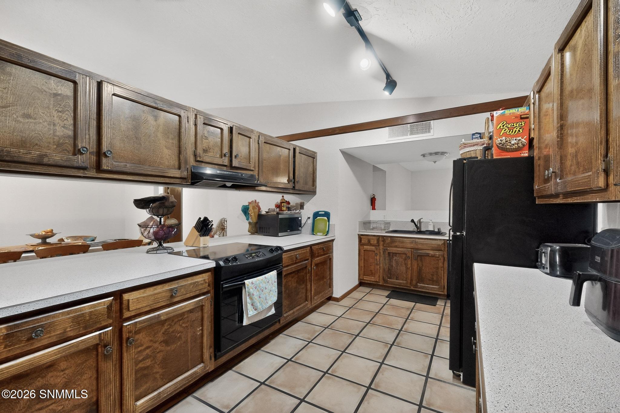 28-3D-Casas-4136-E-Winchester-Rd-0110202