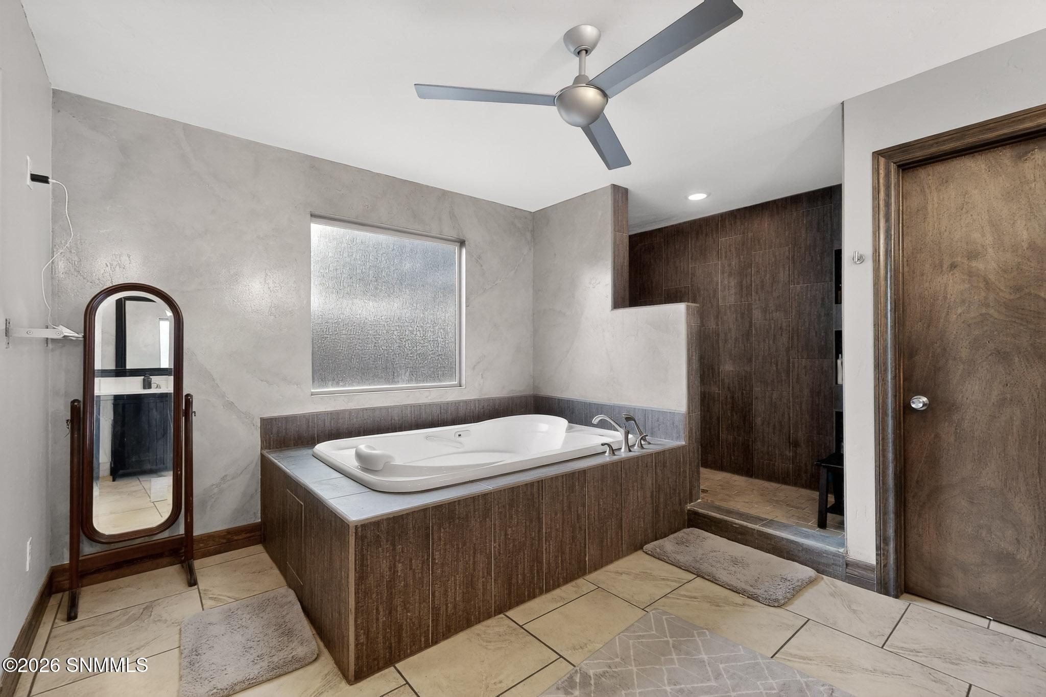 39-3D-Casas-4136-E-Winchester-Rd-0110202