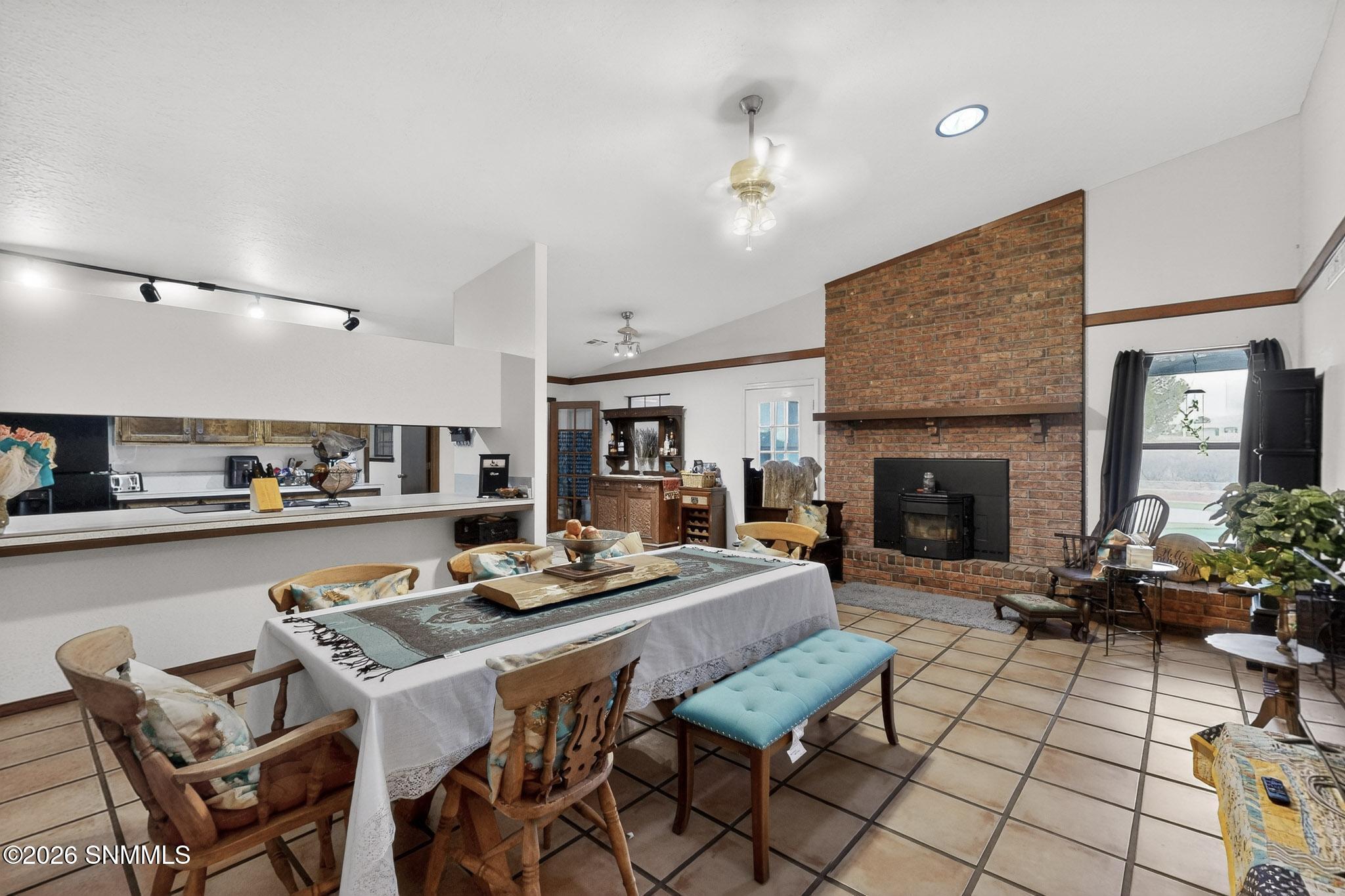 31-3D-Casas-4136-E-Winchester-Rd-0110202