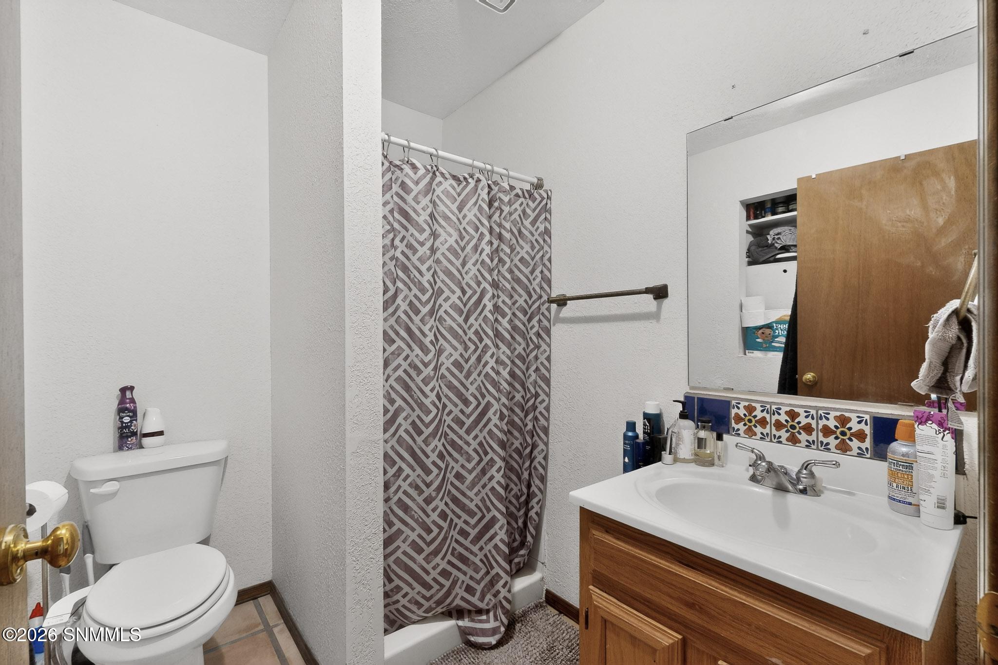 49-3D-Casas-4136-E-Winchester-Rd-0110202