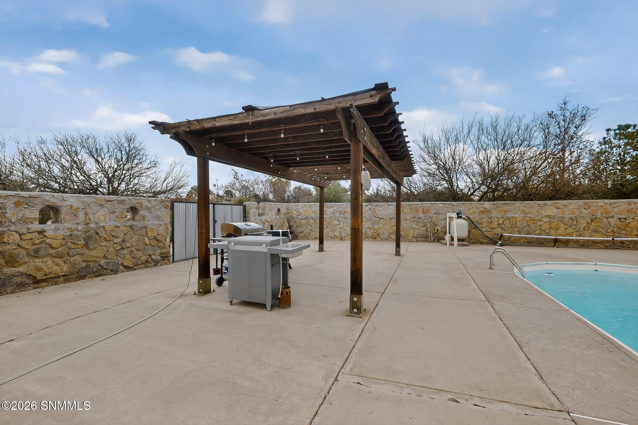 61-3D-Casas-4136-E-Winchester-Rd-0110202