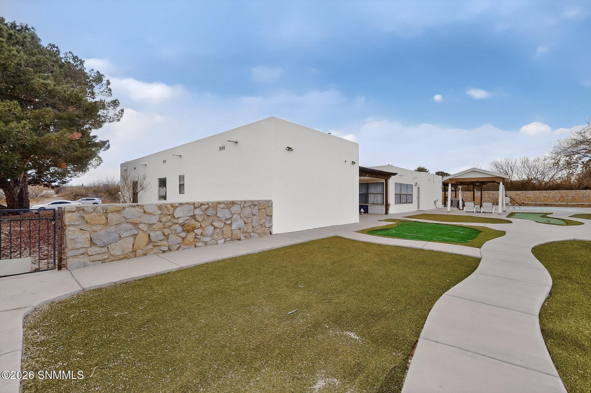 55-3D-Casas-4136-E-Winchester-Rd-0110202