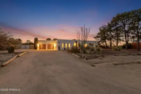 4136 Winchester Road, Las Cruces, New Mexico 88011, 4 Bedrooms Bedrooms, ,2.75 BathroomsBathrooms,Residential,For Sale,Winchester,2600092