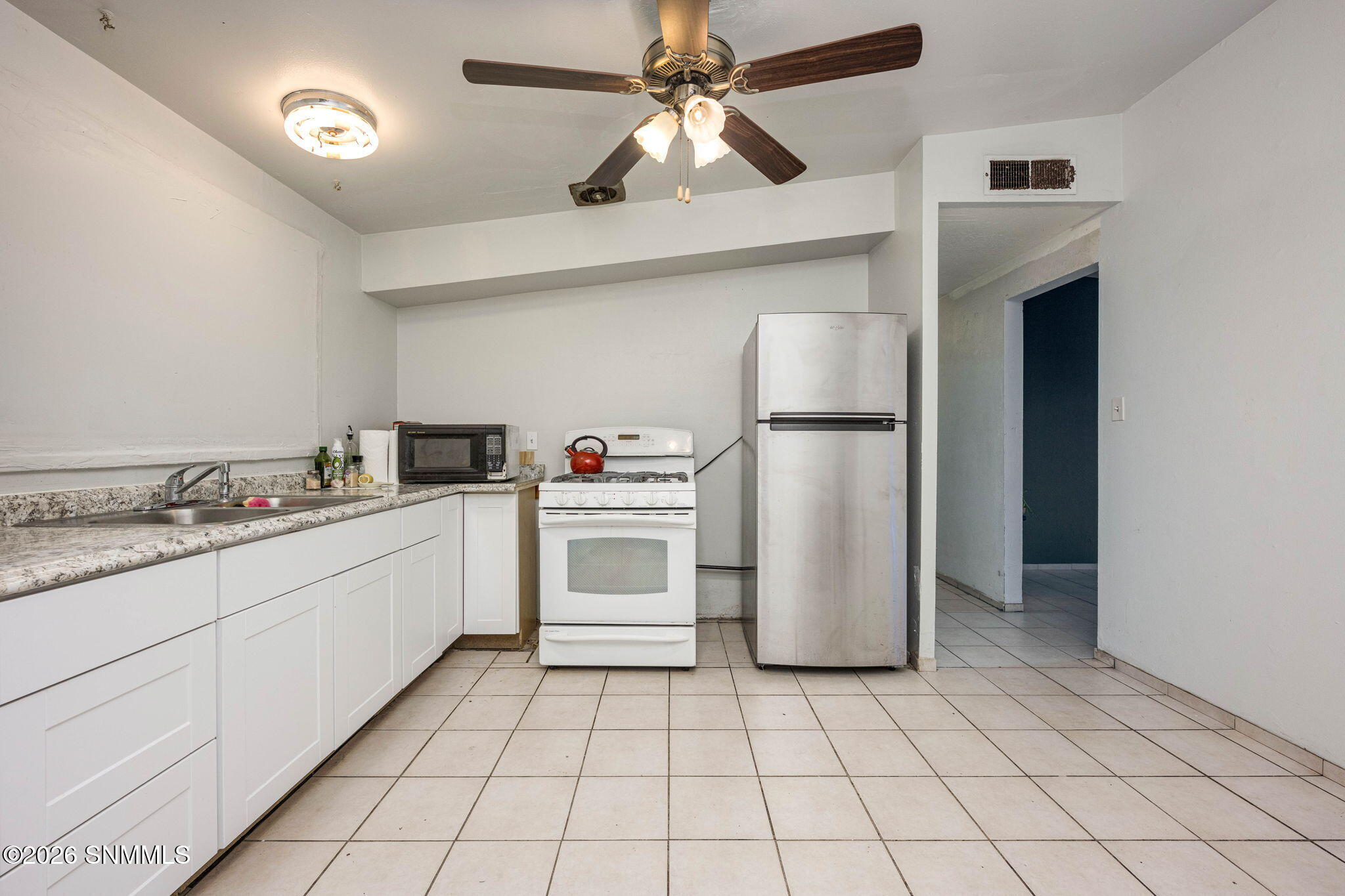 16-web-or-mls-Snappin Homes (Gladys1500)