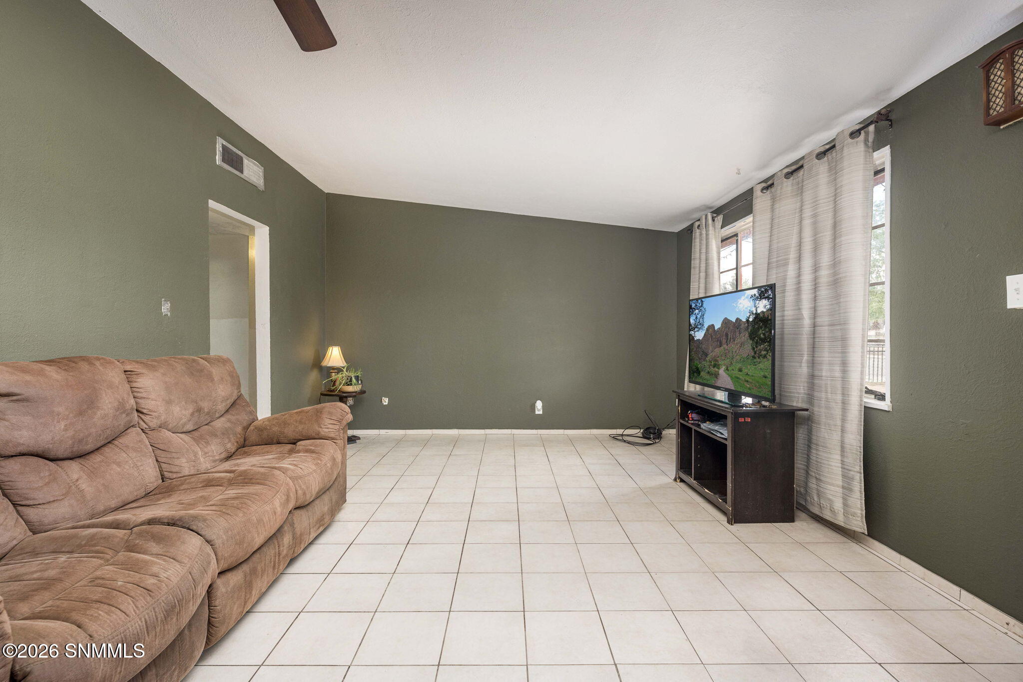 7-web-or-mls-Snappin Homes (Gladys1500)-